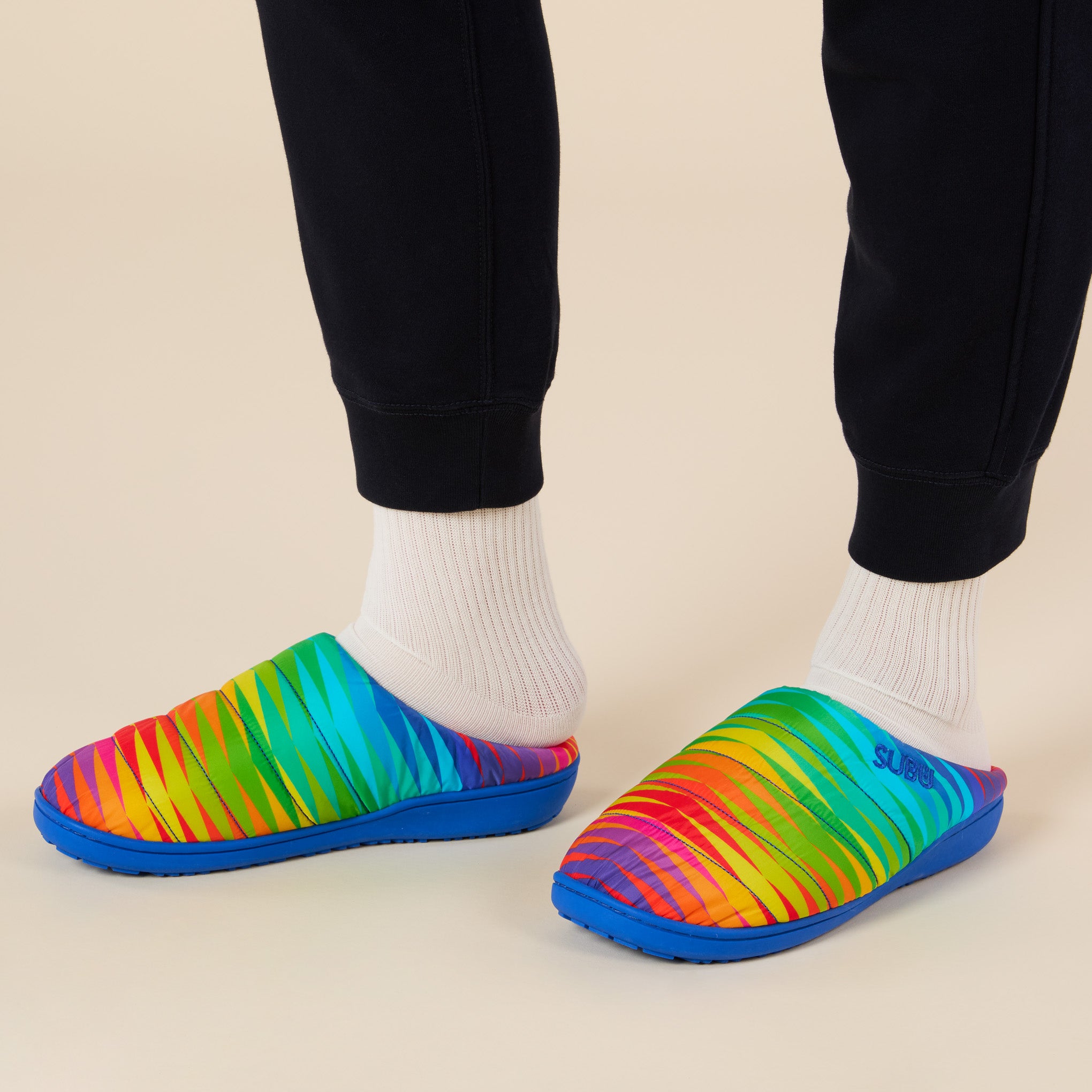 Jeffrey Gibson for MoMA Subu Slippers - Chevron Spectrum – MoMA