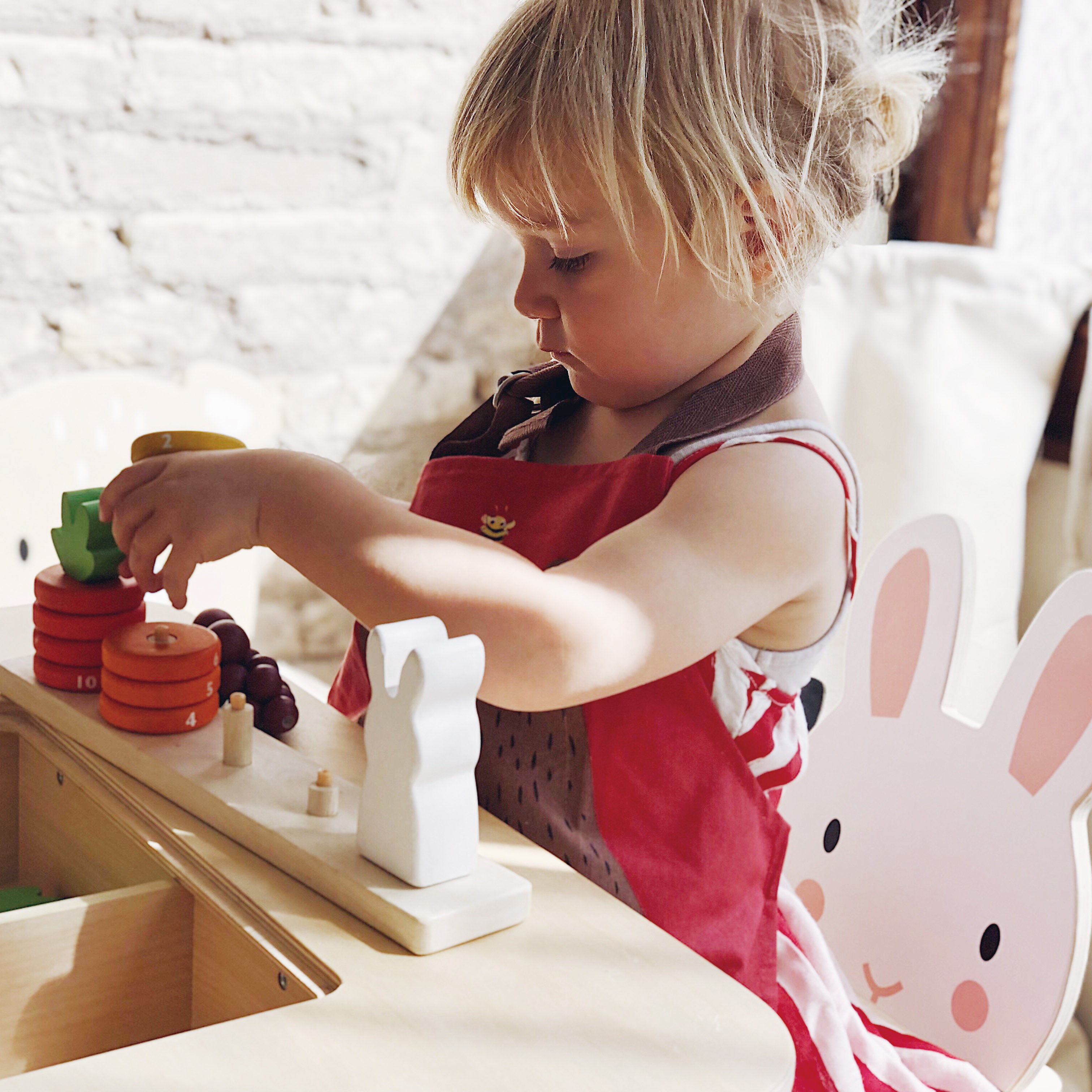 Tender leaf forest discount table and chairs