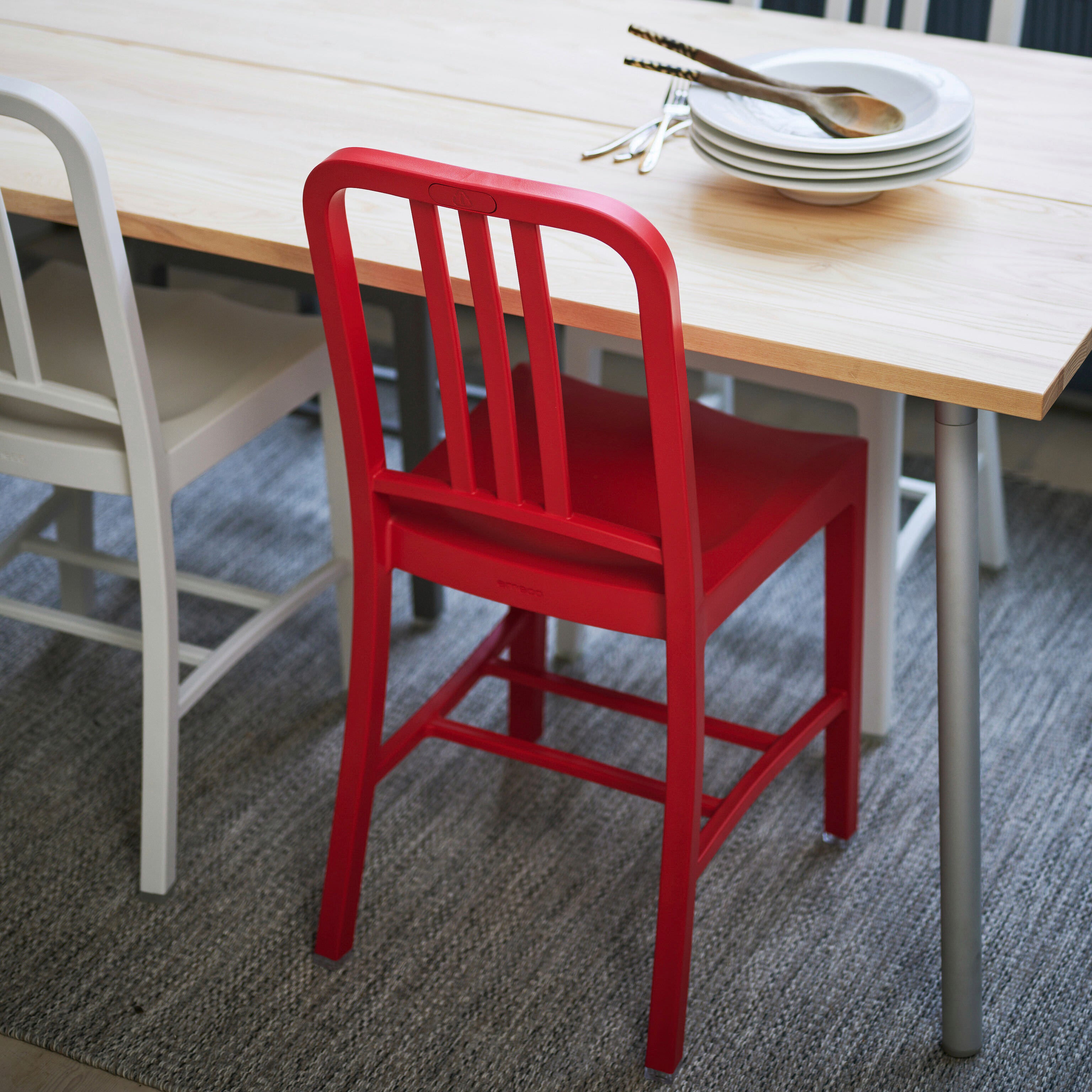 【emeco】111 NAVY CHAIR 111ネイビーチェア/レッド Amazon.com: Emeco 111 Navy Chair, Red : Home & Kitchen