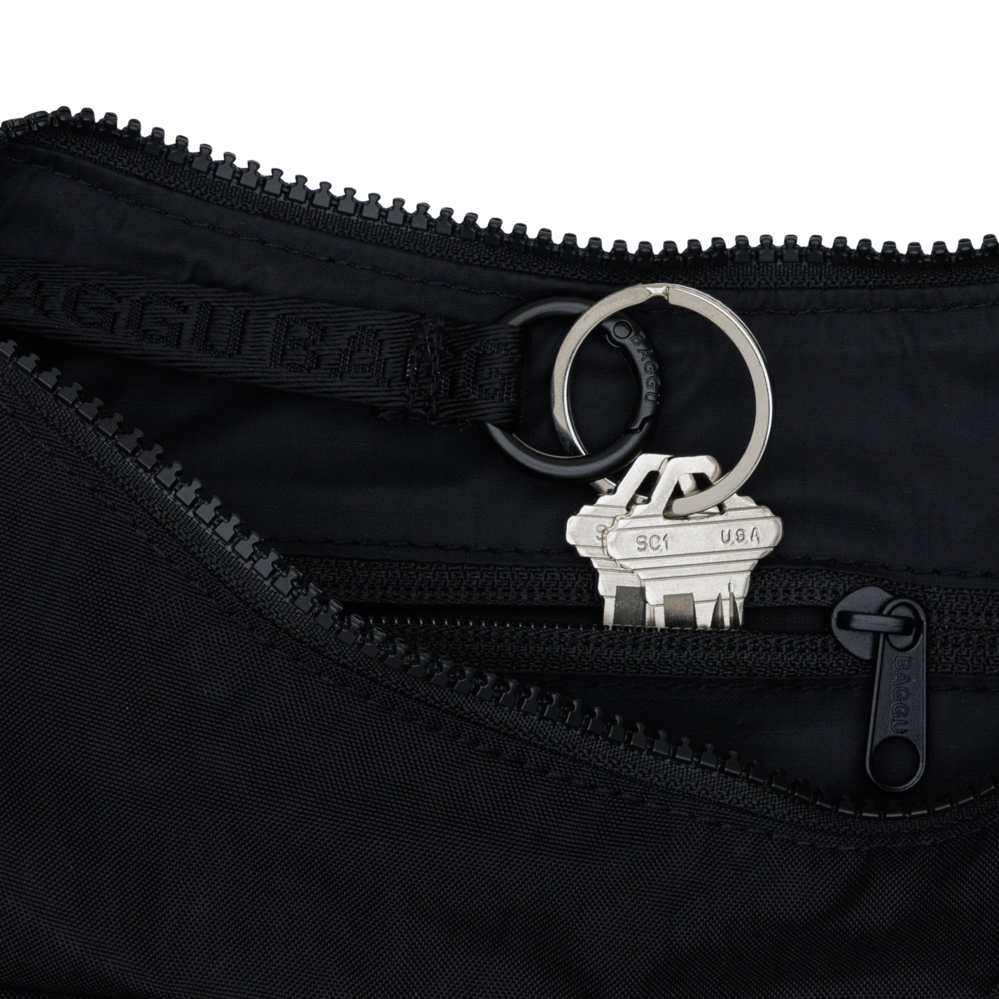Baggu Medium Recycled Nylon Crescent Bag - Black – MoMA Design Store