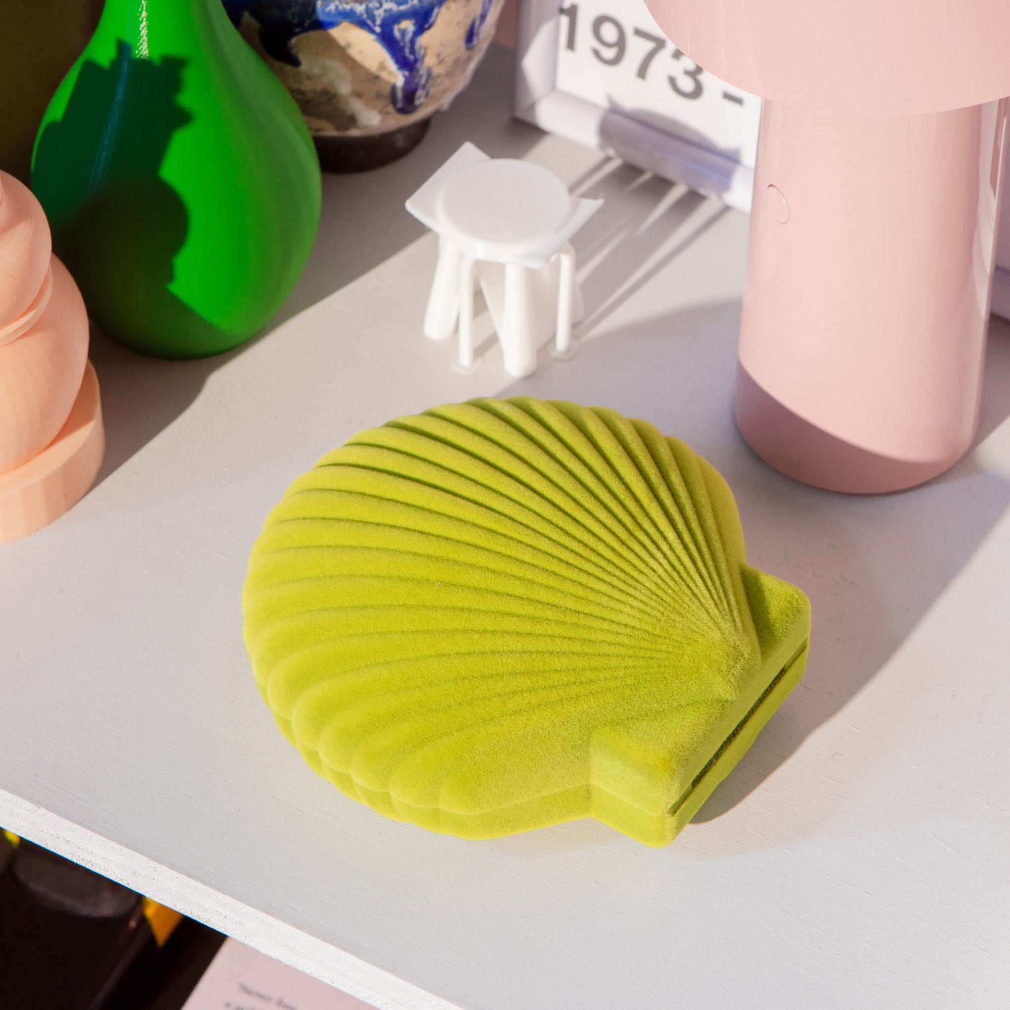 Venus Velvet Seashell Jewelry Box - Green – MoMA Design Store