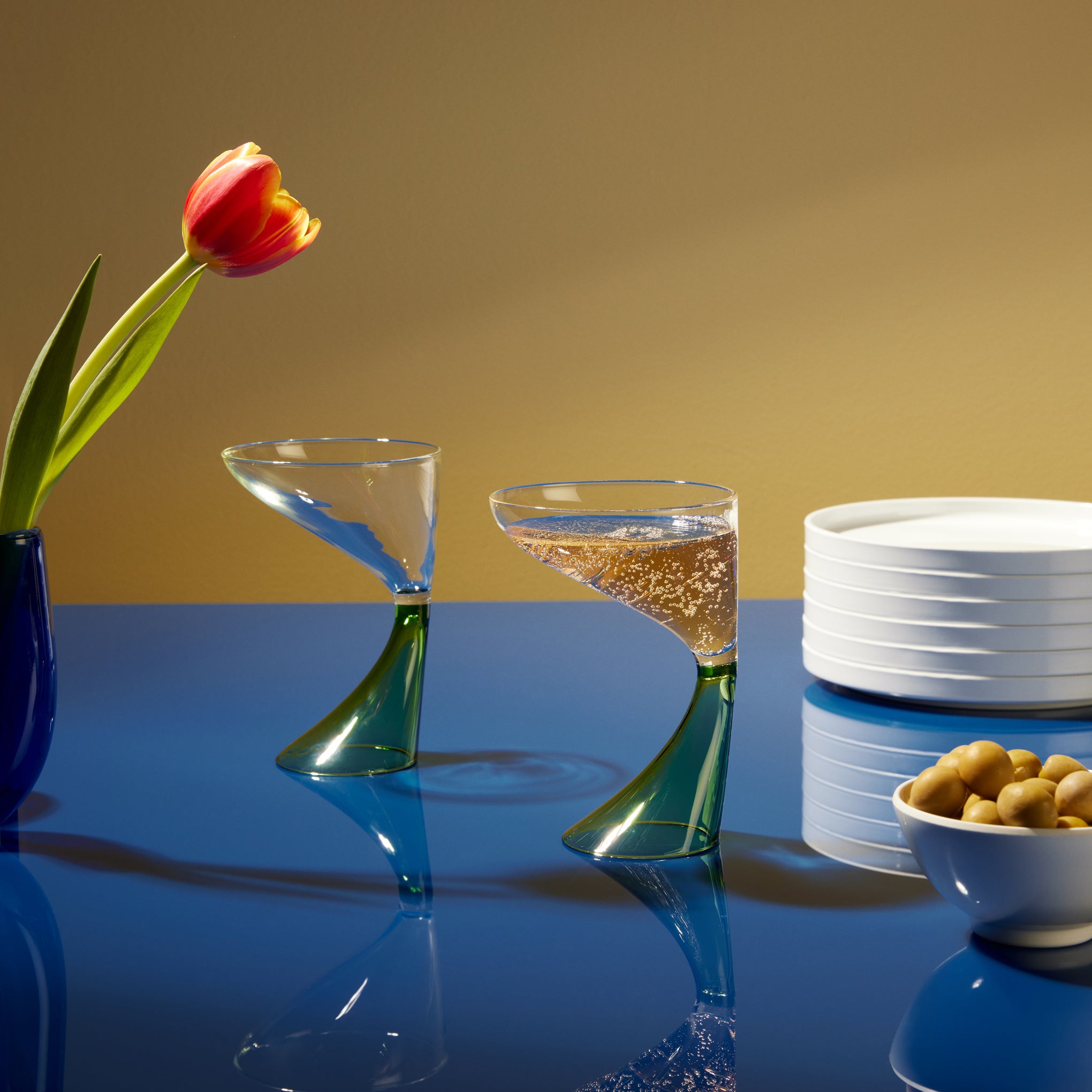 Arch Cocktail Glasses - Set of 2 - Green – MoMA Design Store