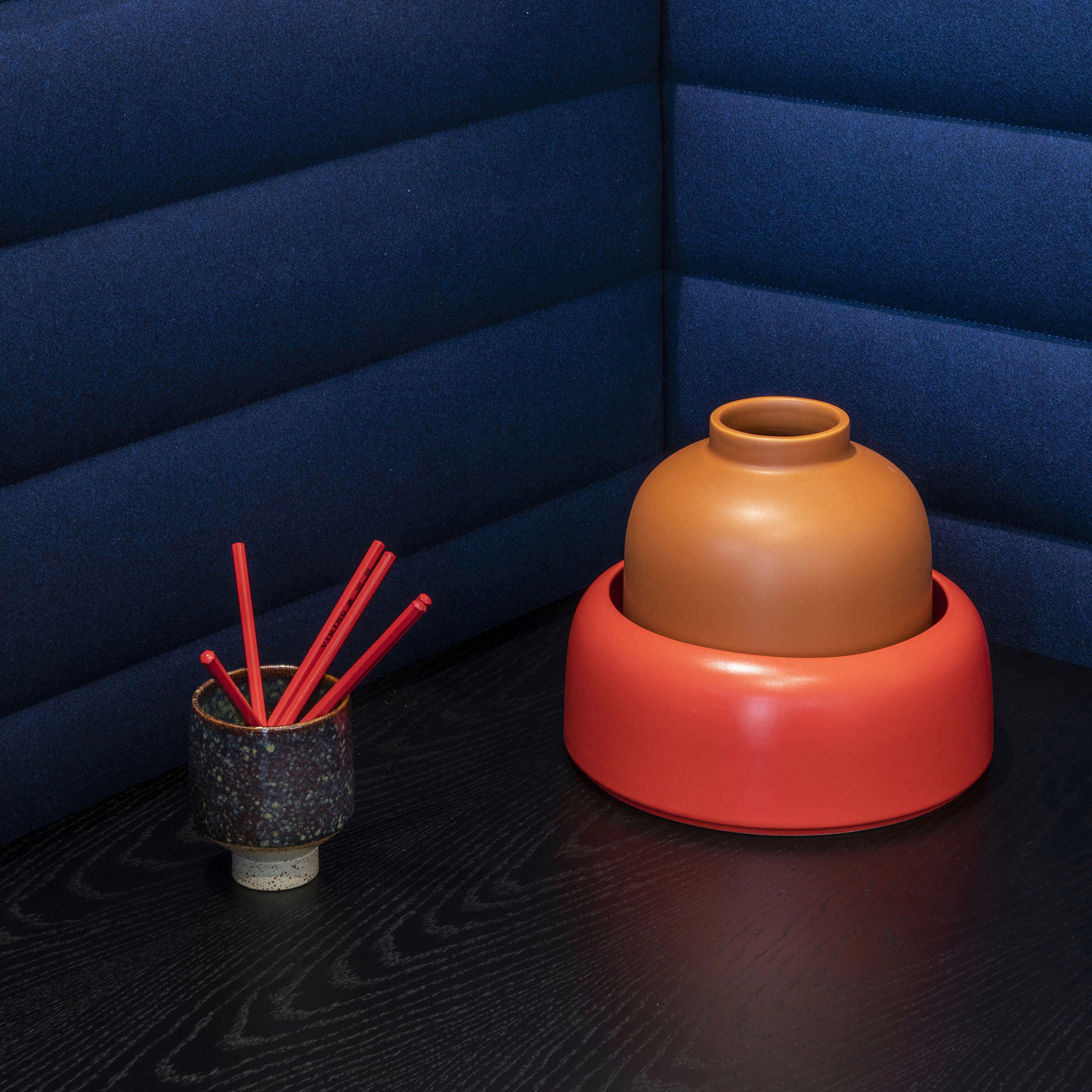 raawii omar 皿　食器　器　作家もの　北欧　赤　レッド　アート Omar/Raawii Bowl - Strong Coral – MoMA Design Store