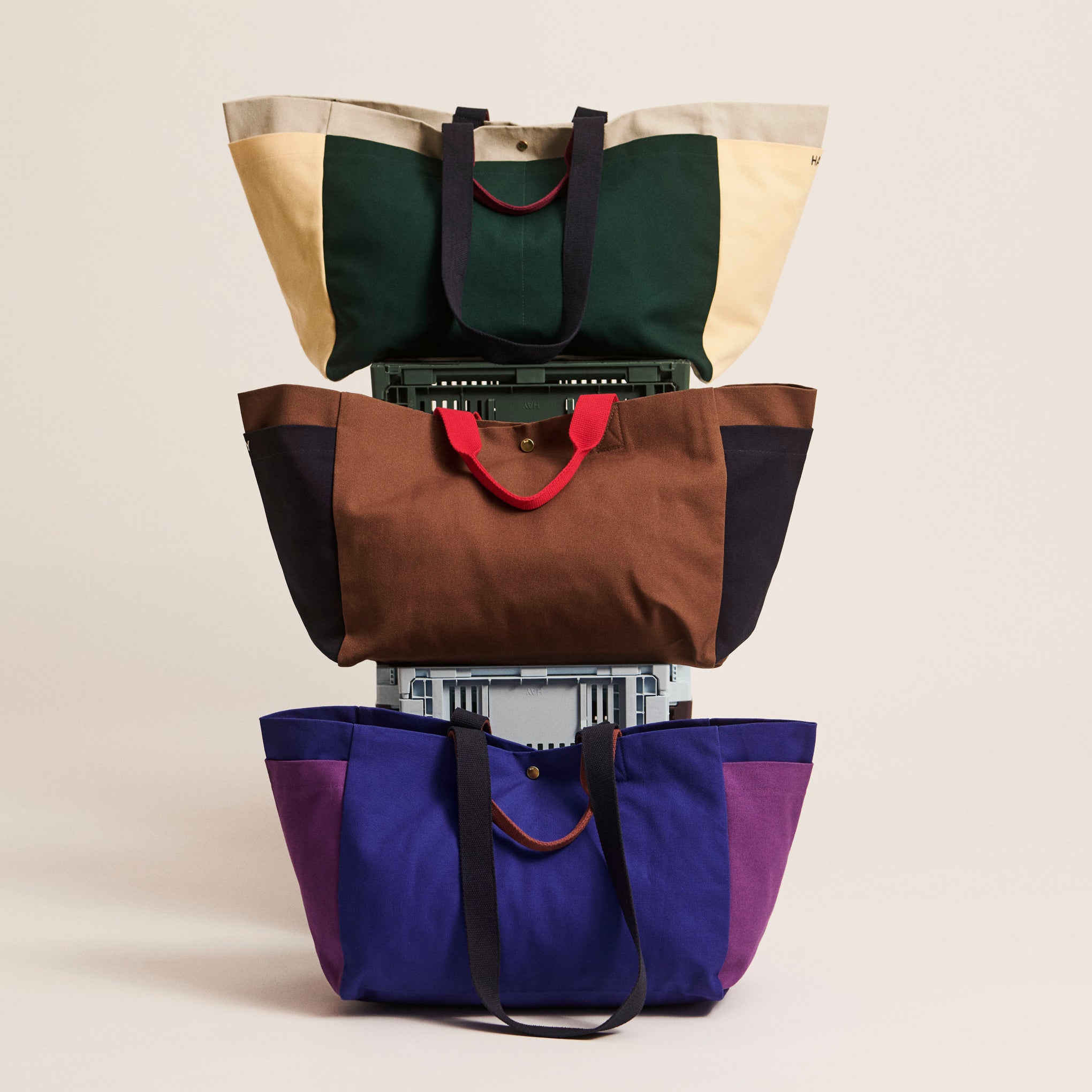 HAY Weekend Multi Bag - Dark Green Multi – MoMA Design Store