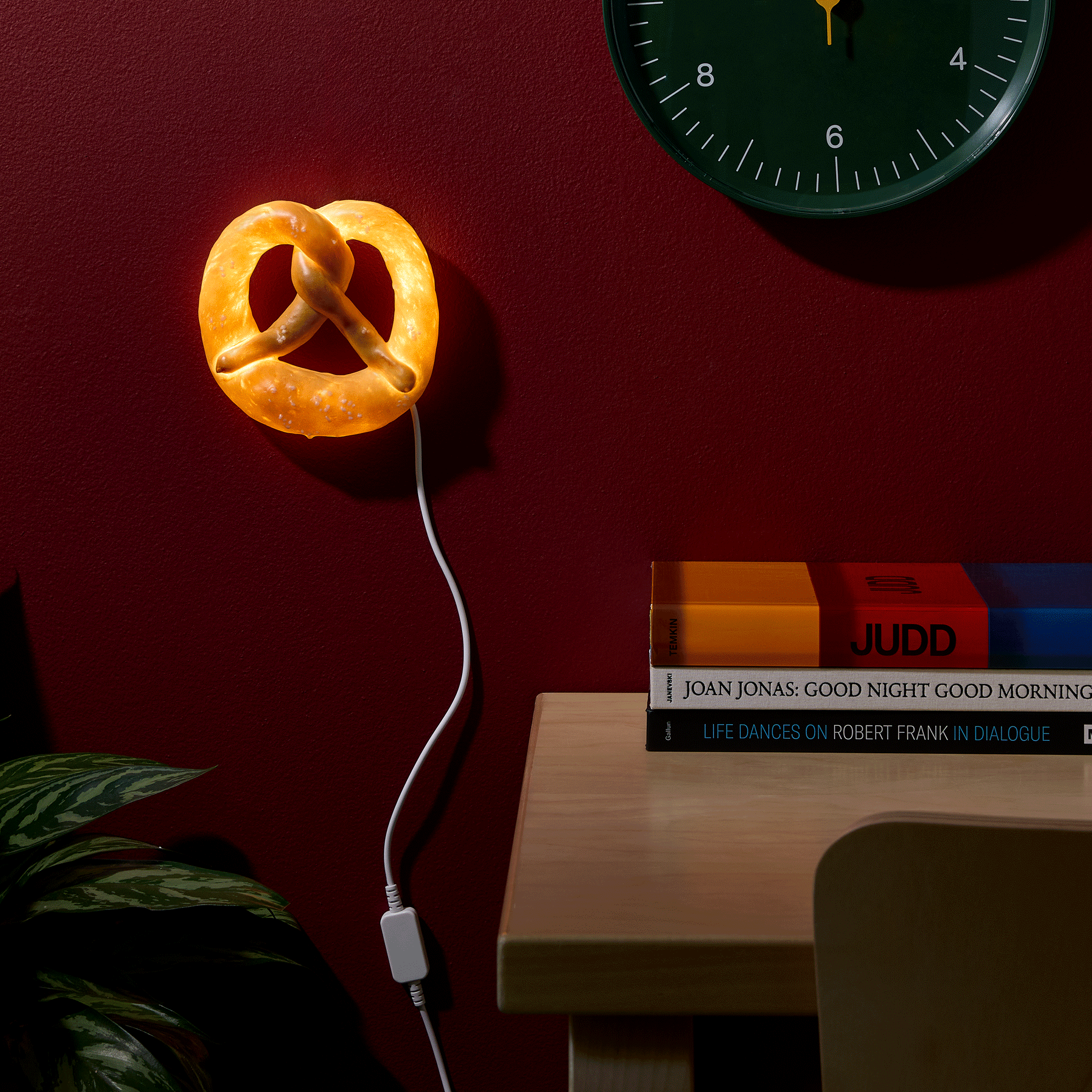 NYC Pretzel Wall Light – MoMA Design Store