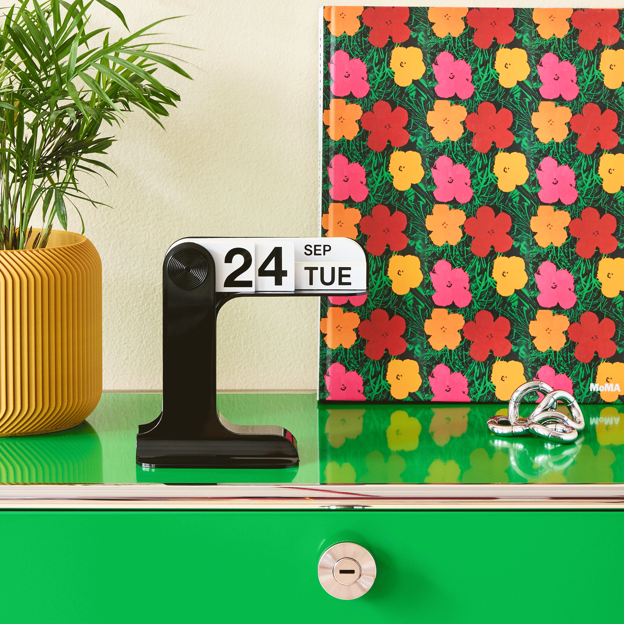 Enzo Mari Timor Perpetual Calendar - Black – MoMA Design Store