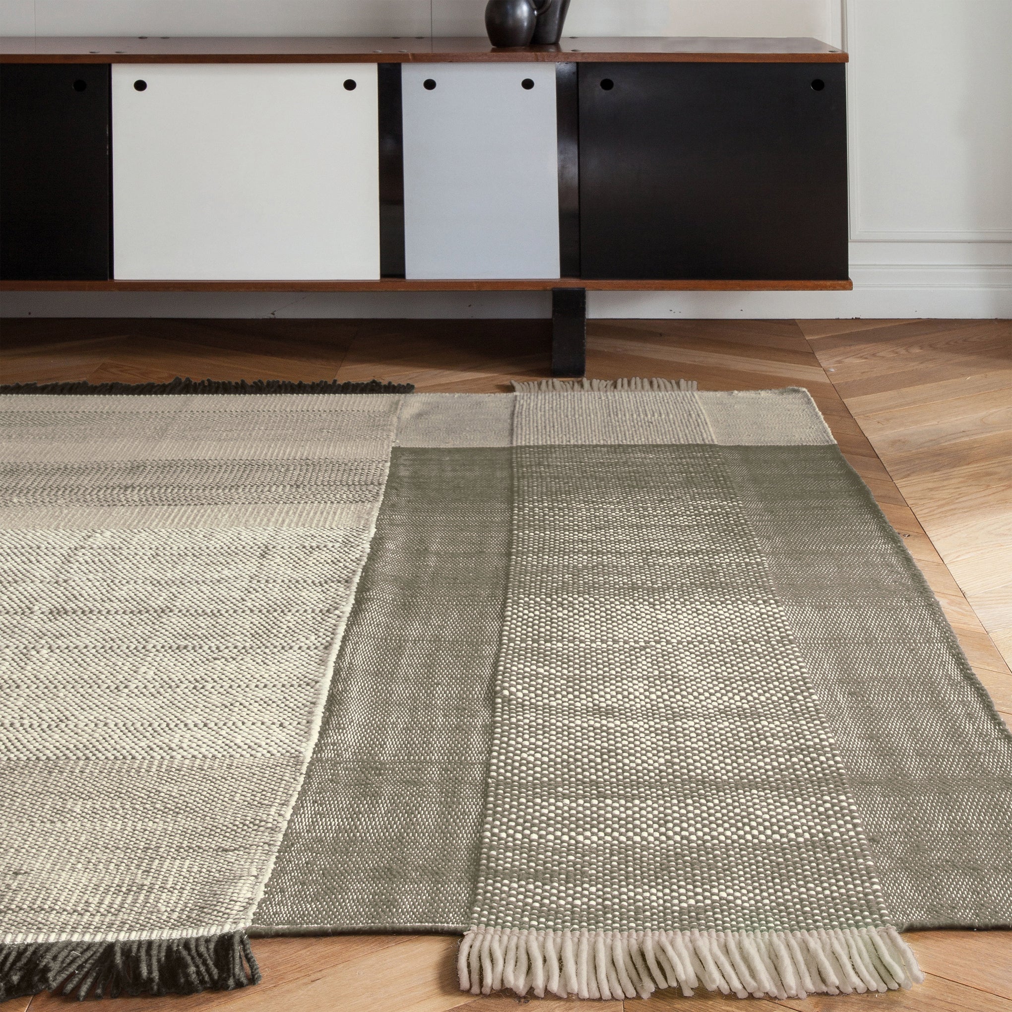 mo-maページ Nanimarquina Tres Rug - Pearl – MoMA Design Store