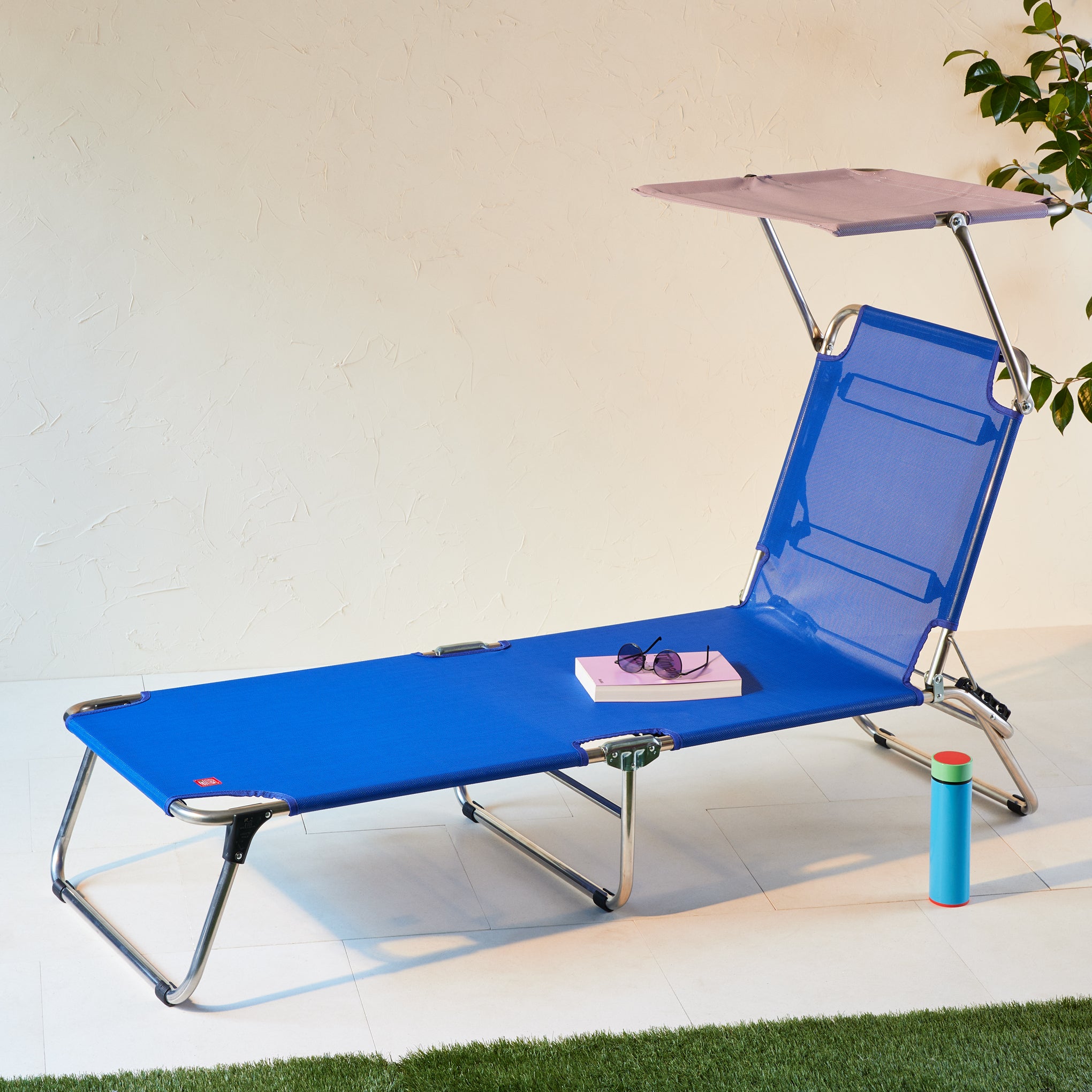 Amigo Outdoor Lounge Chair with Sun Shield - Navy/ Lilac – MoMA