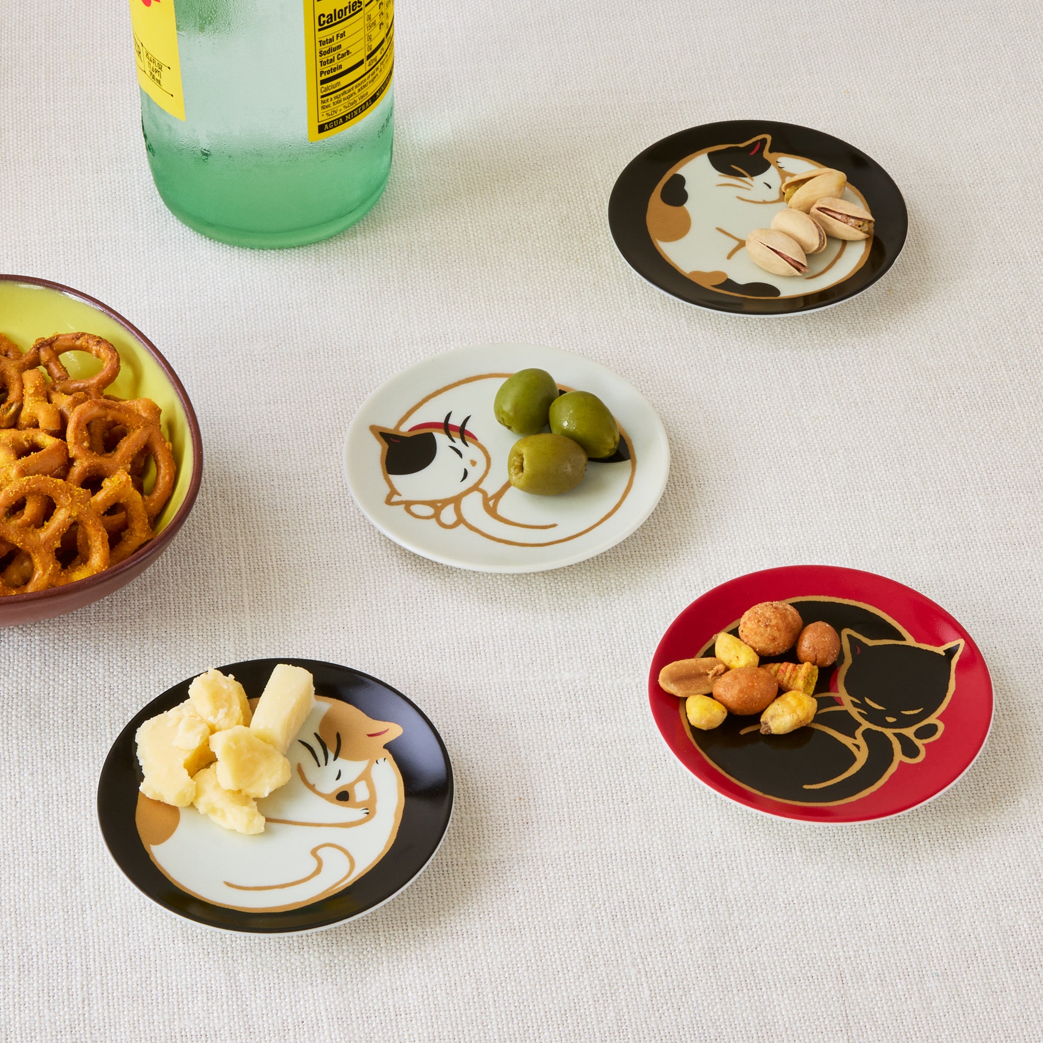Porcelain Cat Plate - Set of 4 – MoMA Design Store