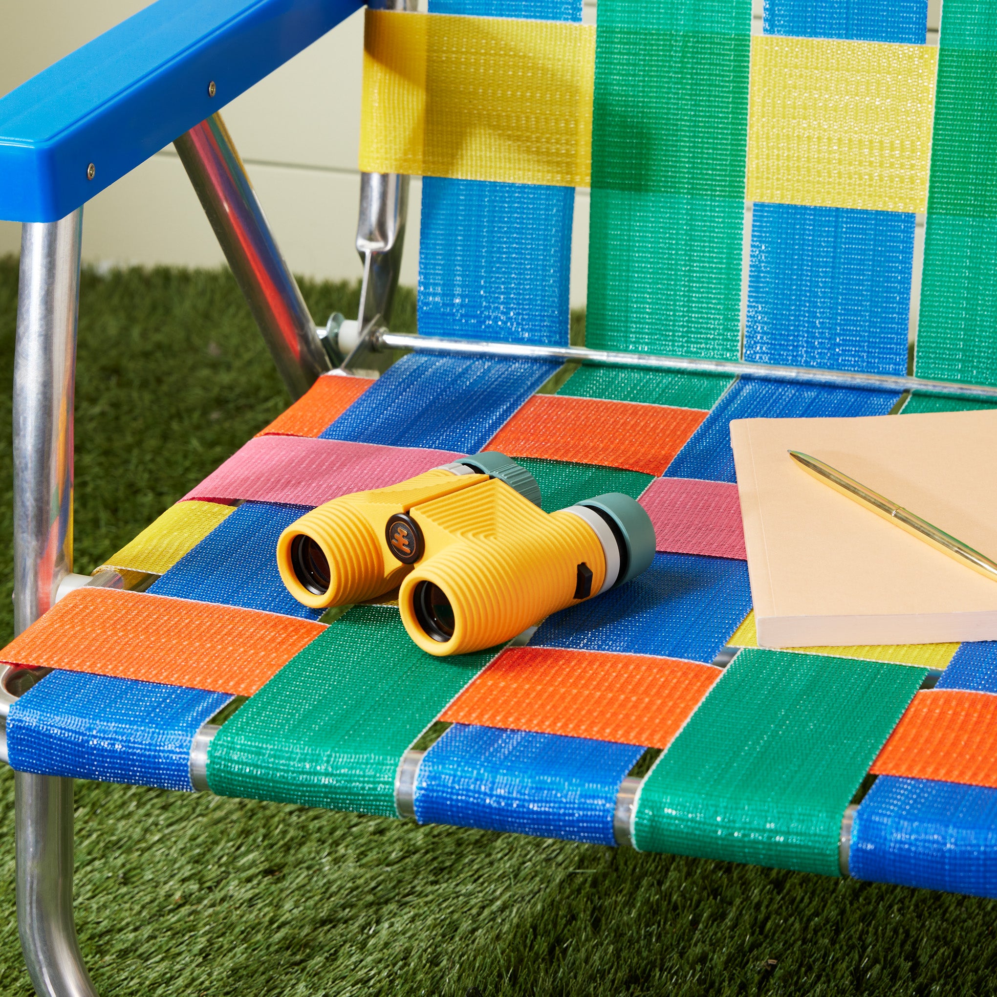 Waterproof Standard 8x25 Binoculars – MoMA Design Store