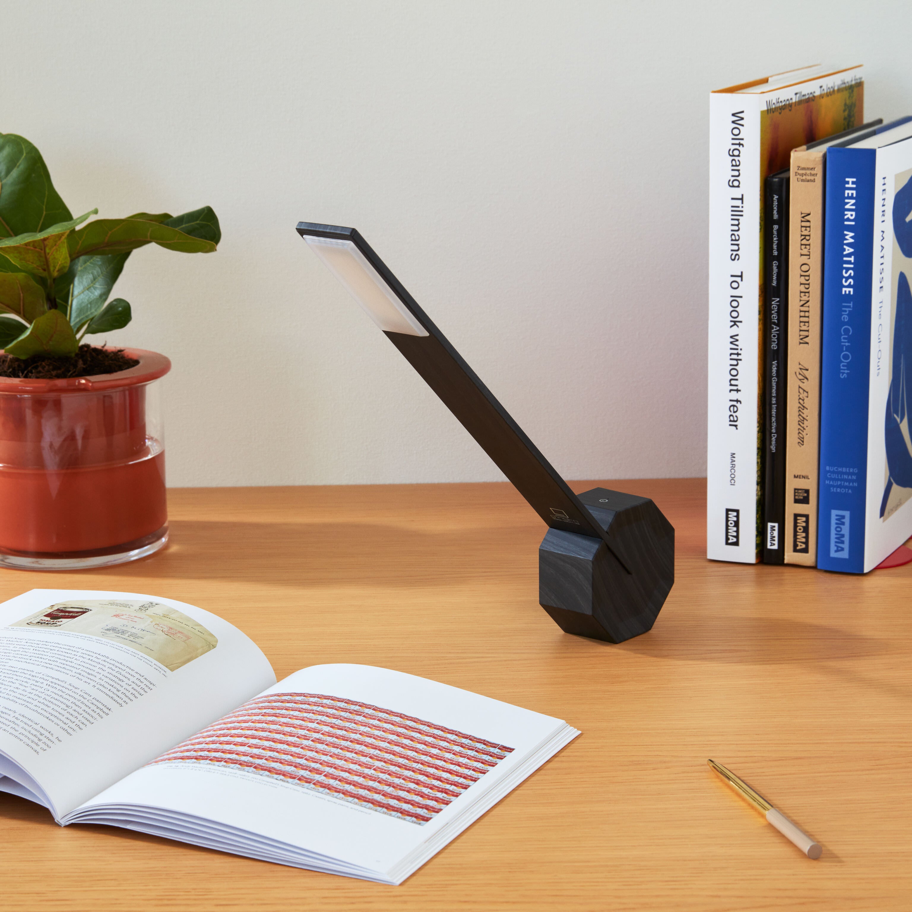 Octagon Portable Desk Light - Black – MoMA Design Store