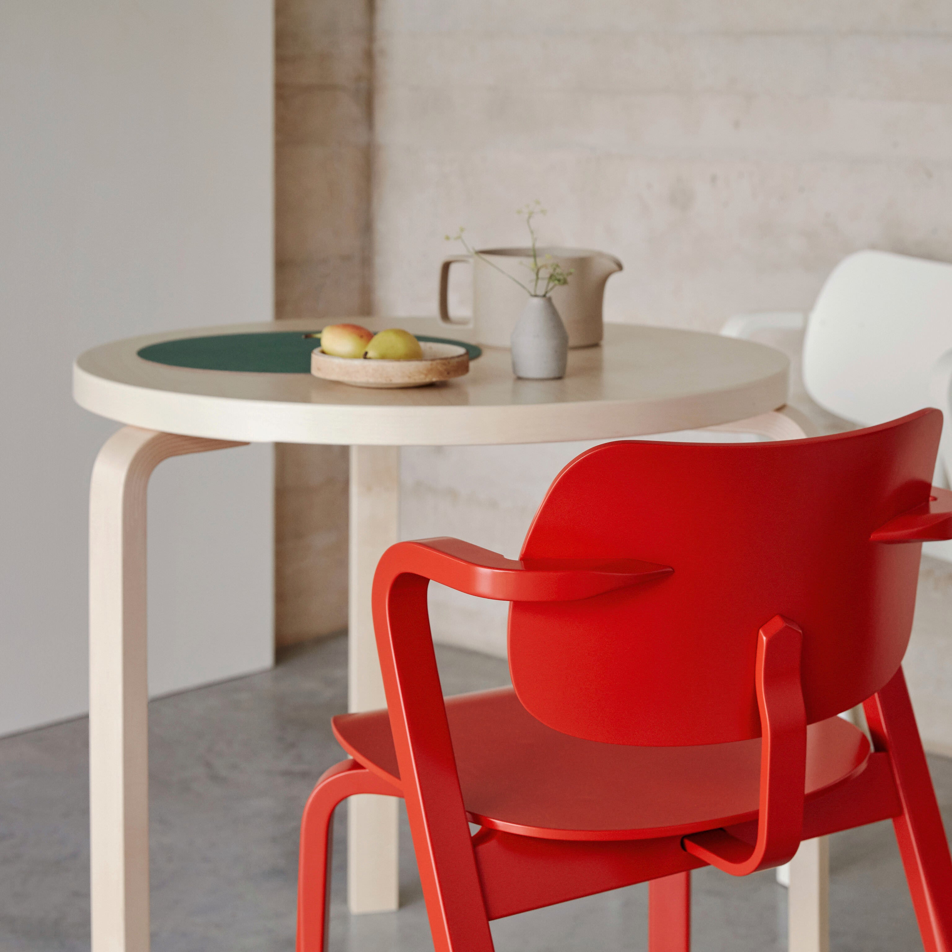 Artek Aalto Round Table 90B - Birch – MoMA Design Store