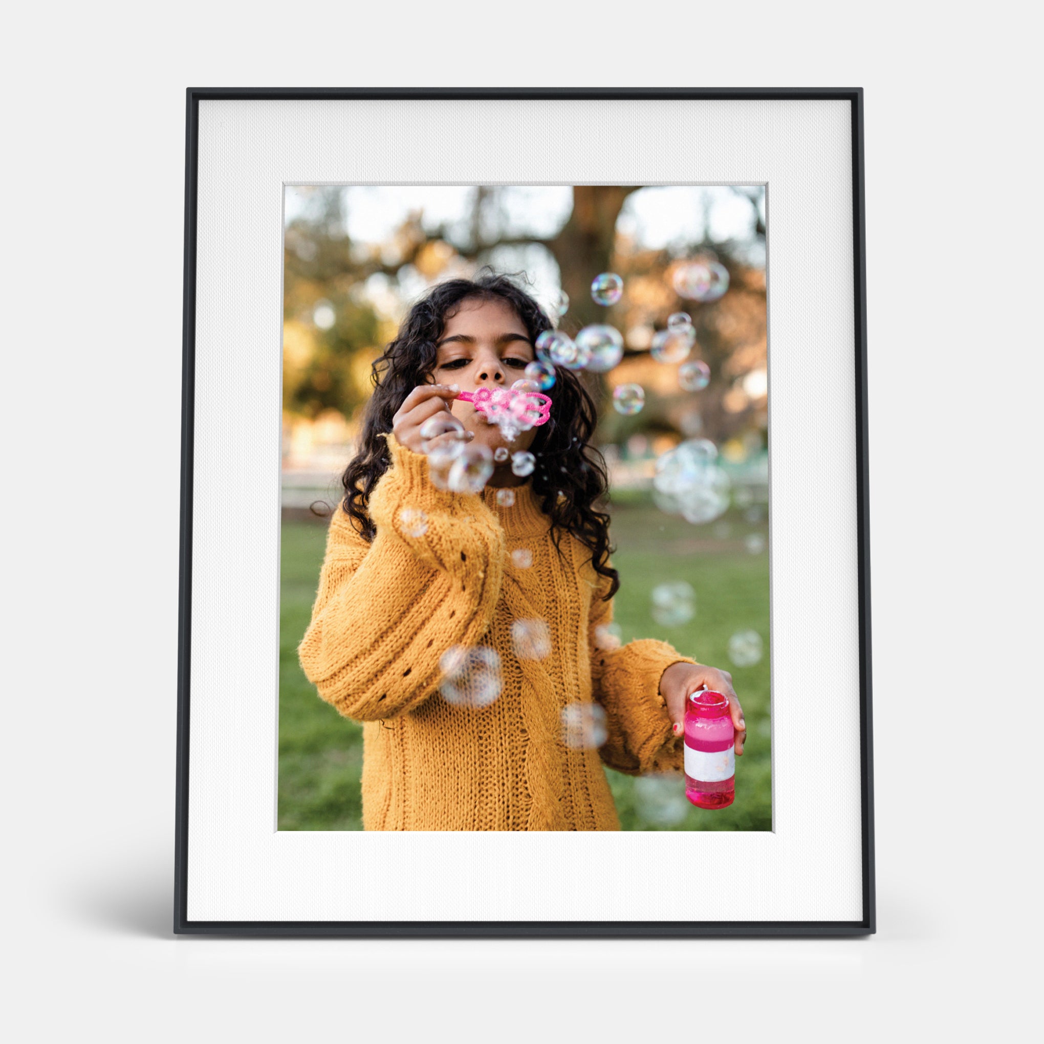 Aura Walden Digital Picture Frame - Black – MoMA Design Store