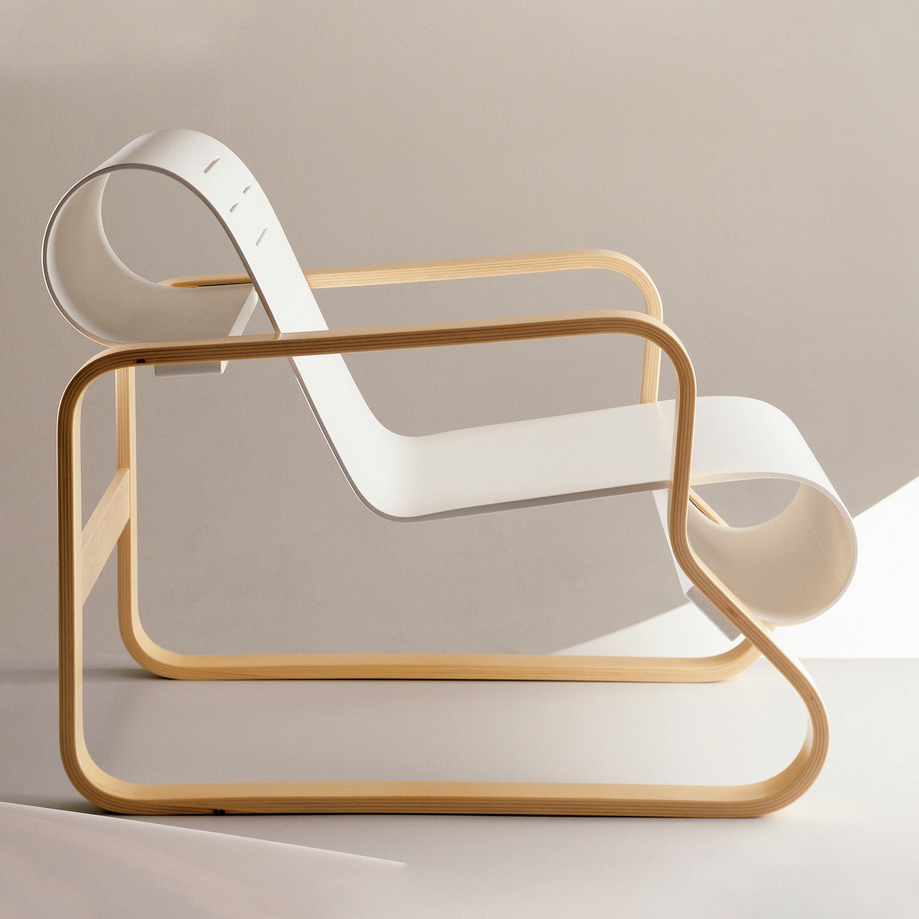 Artek Aalto Armchair 41 “Paimio” - White – MoMA Design Store