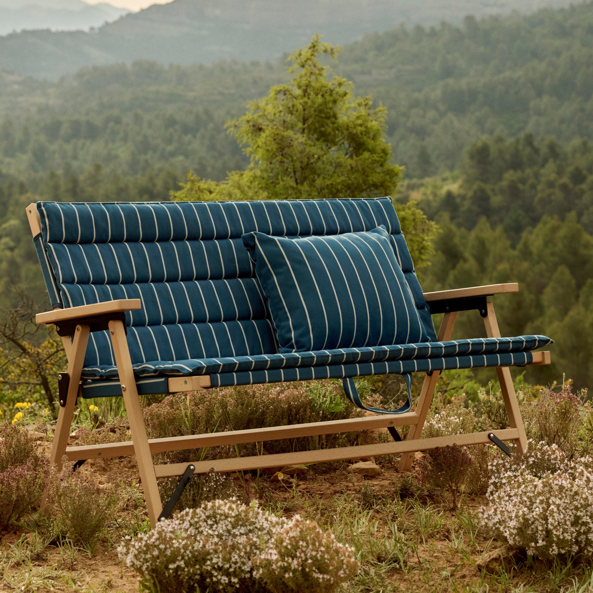 AK　NEIGHBORHOOD FOLDING SOFA. Path