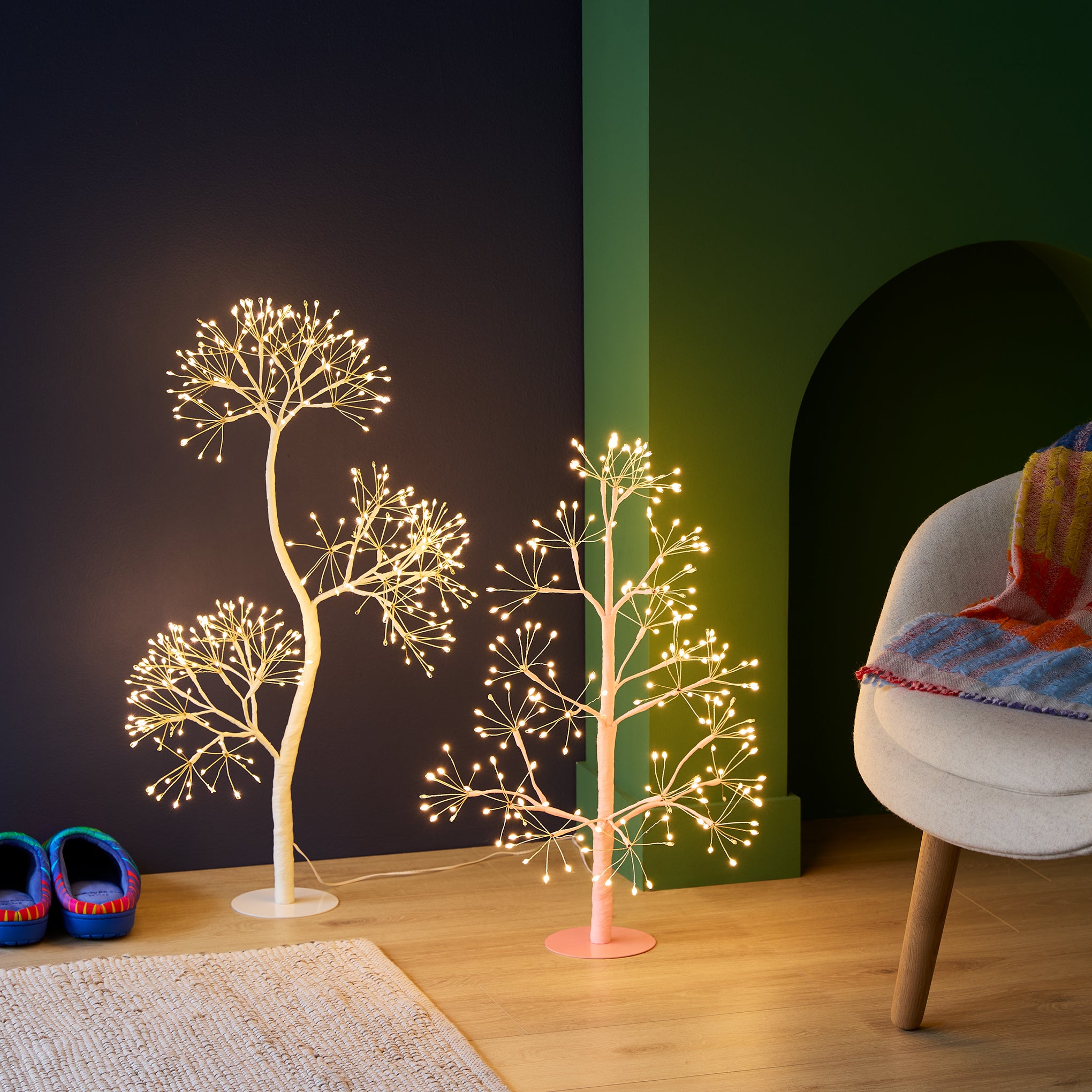 LED Lighted Twinkly Tree - Pink Twinkle – MoMA Design Store