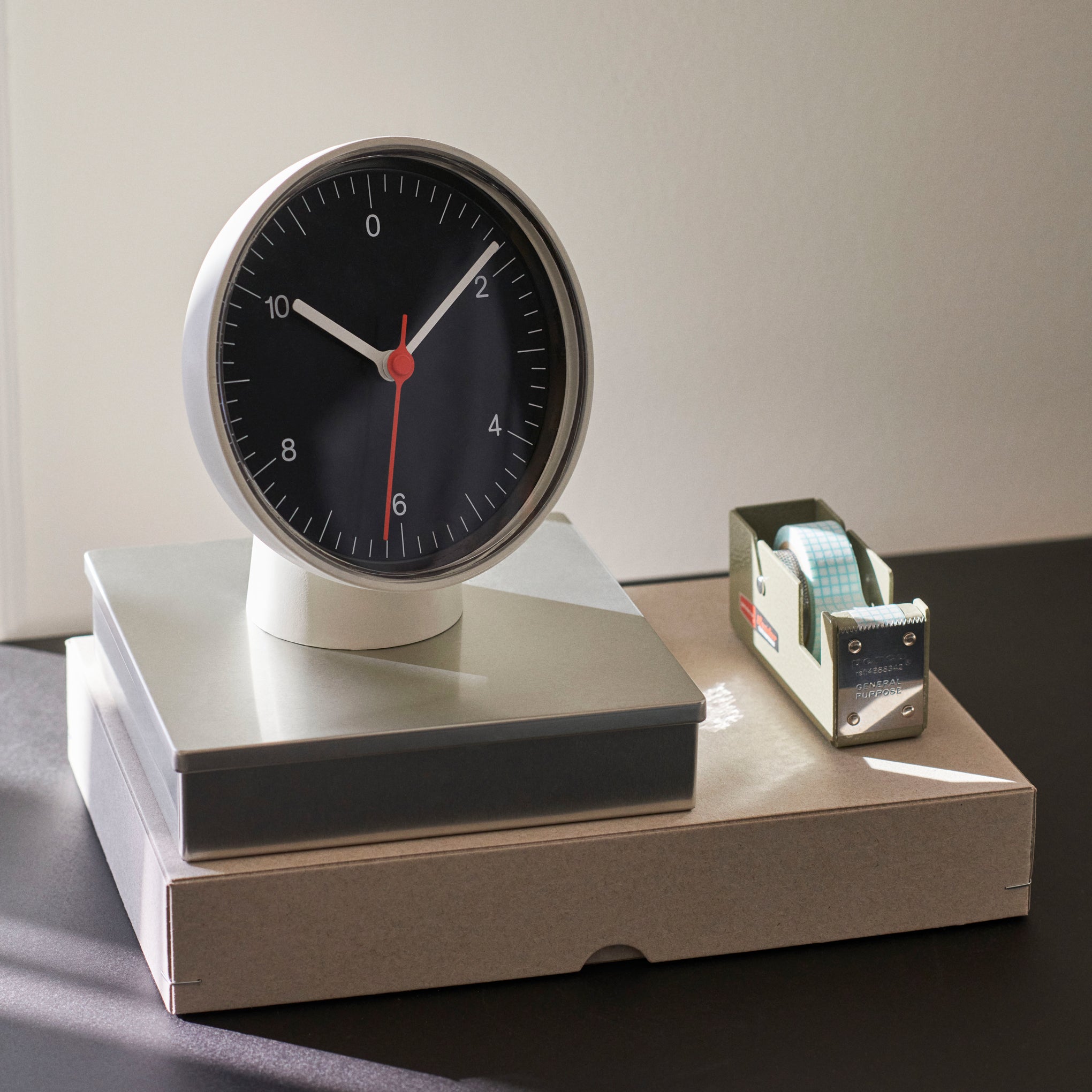 HAY Jasper Morrison Table Clock - Black – MoMA Design Store