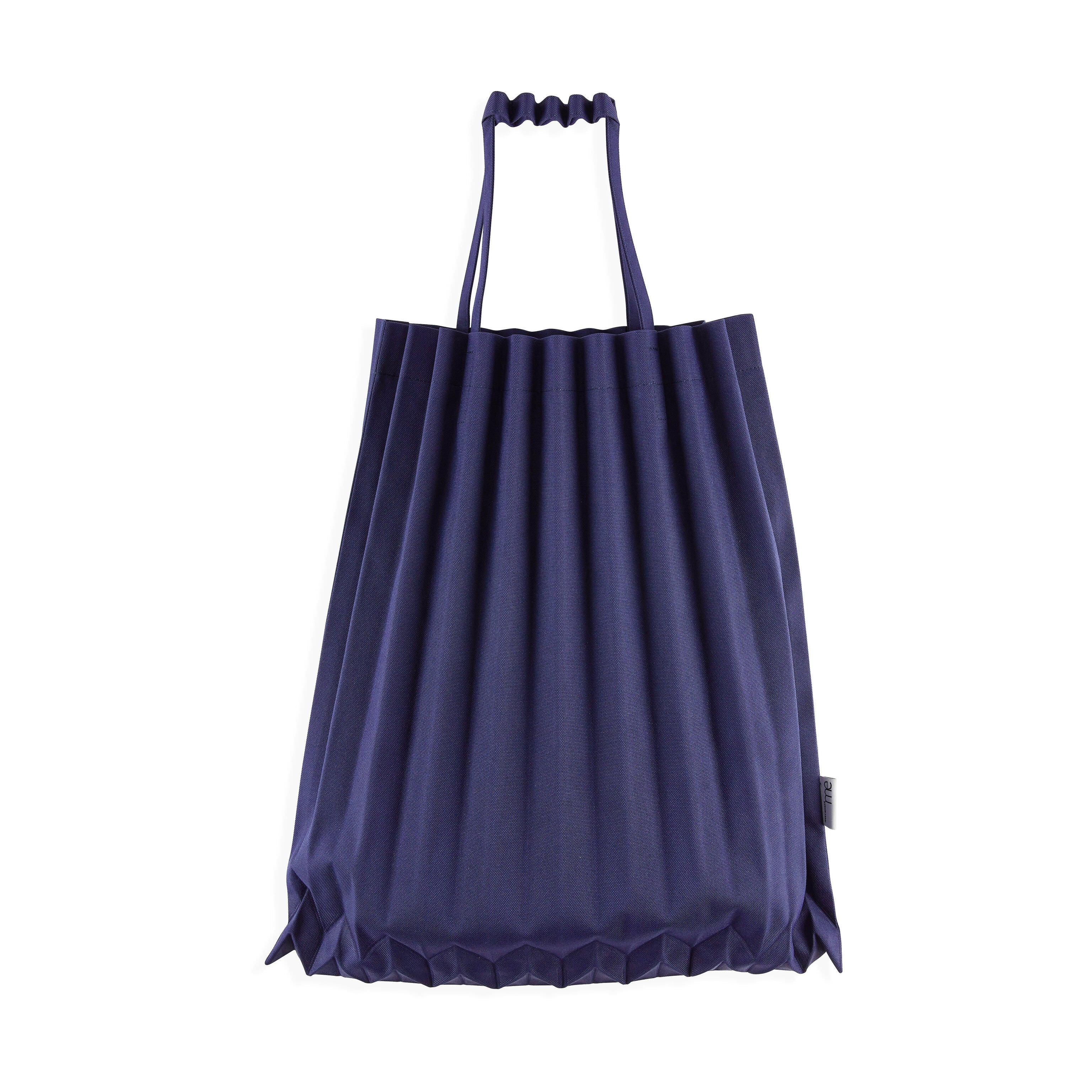 Me issey miyake deals recycled polyester trunk pleats bag