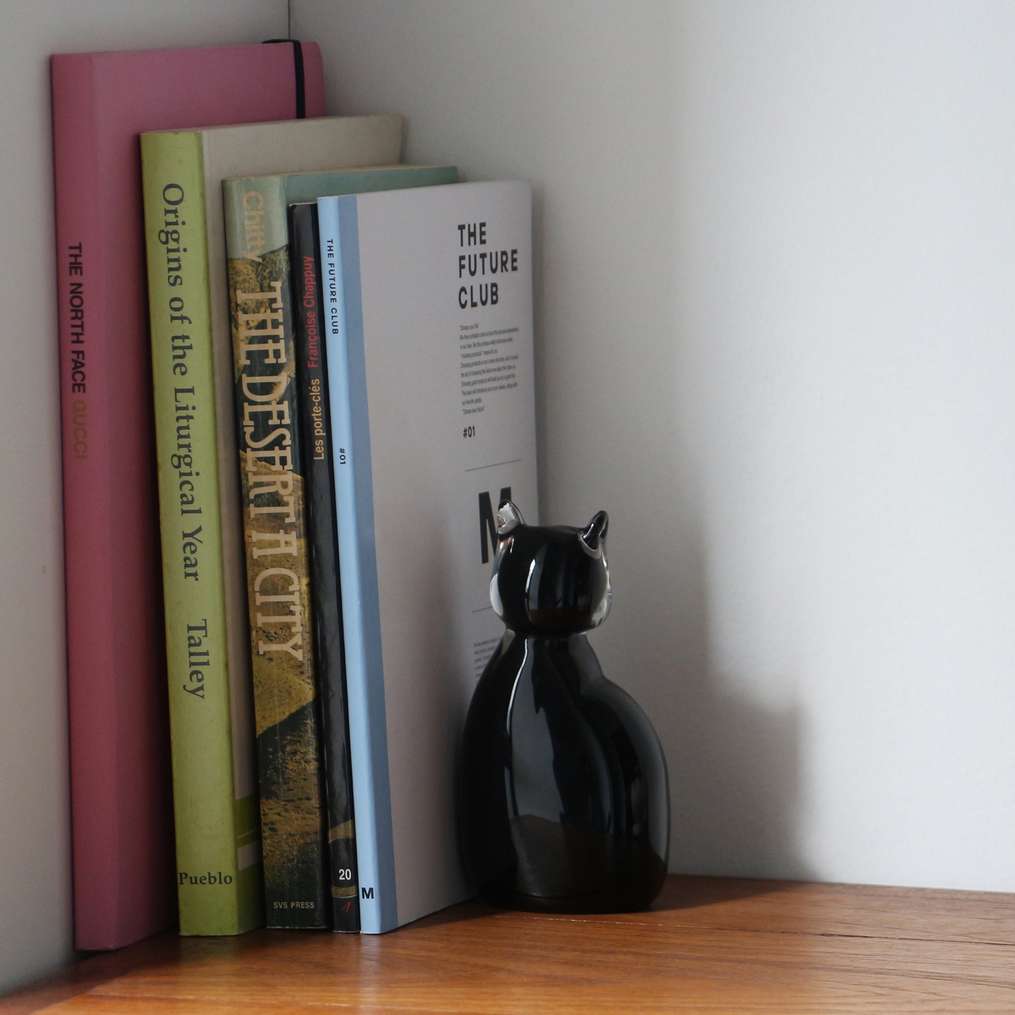 置物 maocat Glass Cat Object - Black – MoMA Design Store