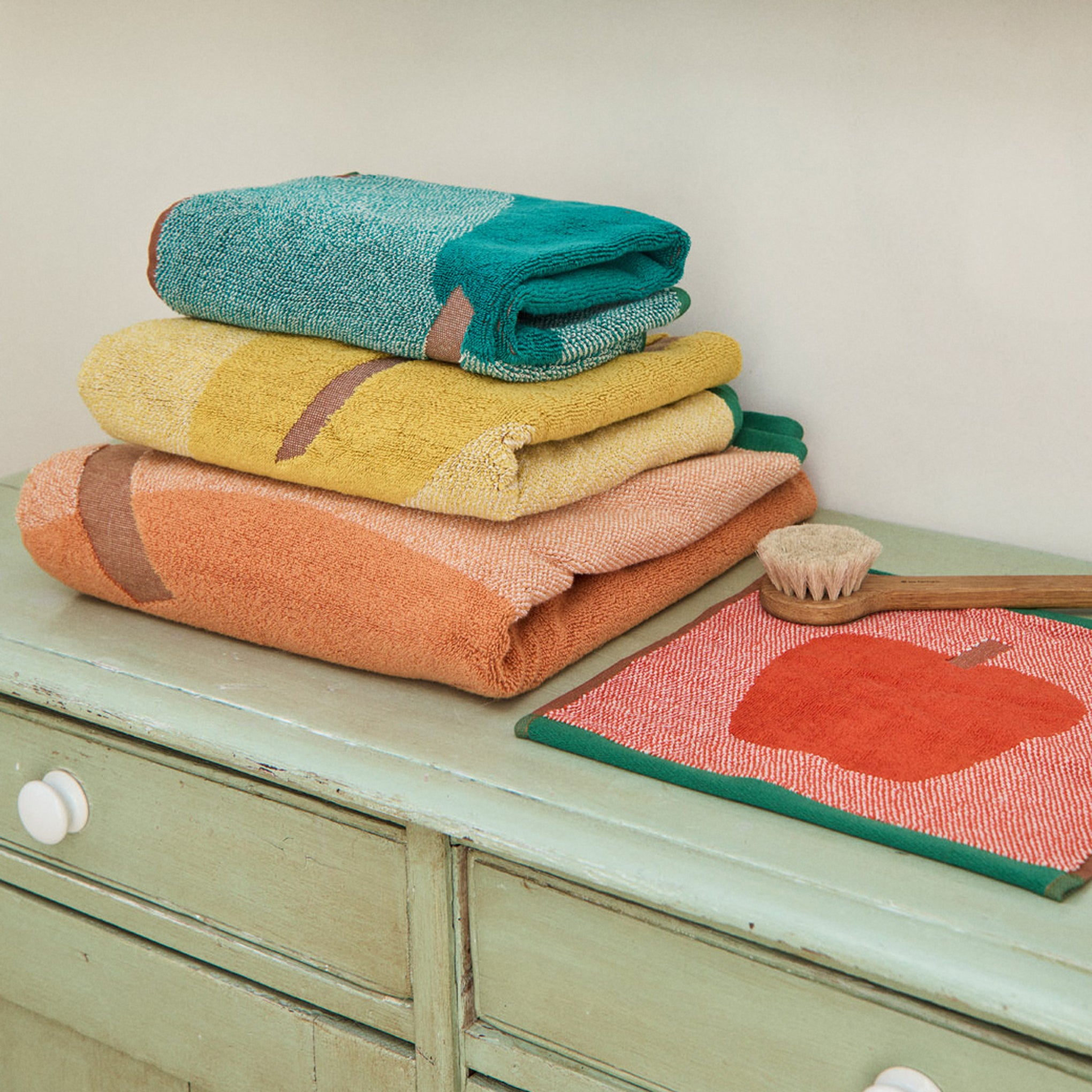 Tutti Frutti Cotton Towel - Pear – MoMA Design Store