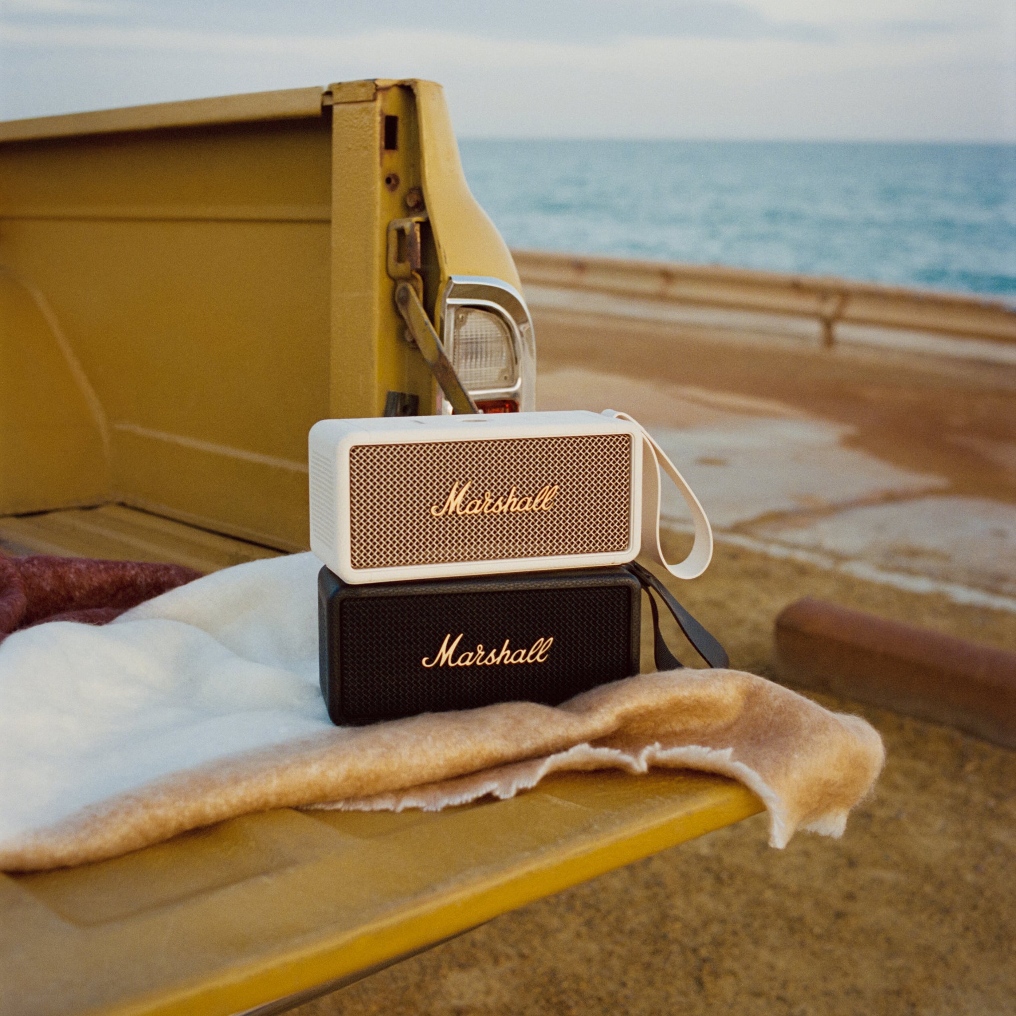 Portable Store Middleton Design MoMA Speaker Black Bluetooth Marshall - –