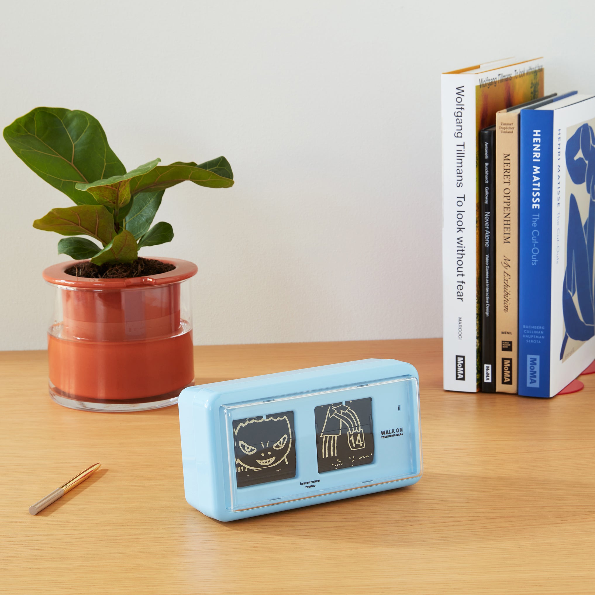 Yoshitomo Nara Walk On Flip Clock - Blue – MoMA Design Store