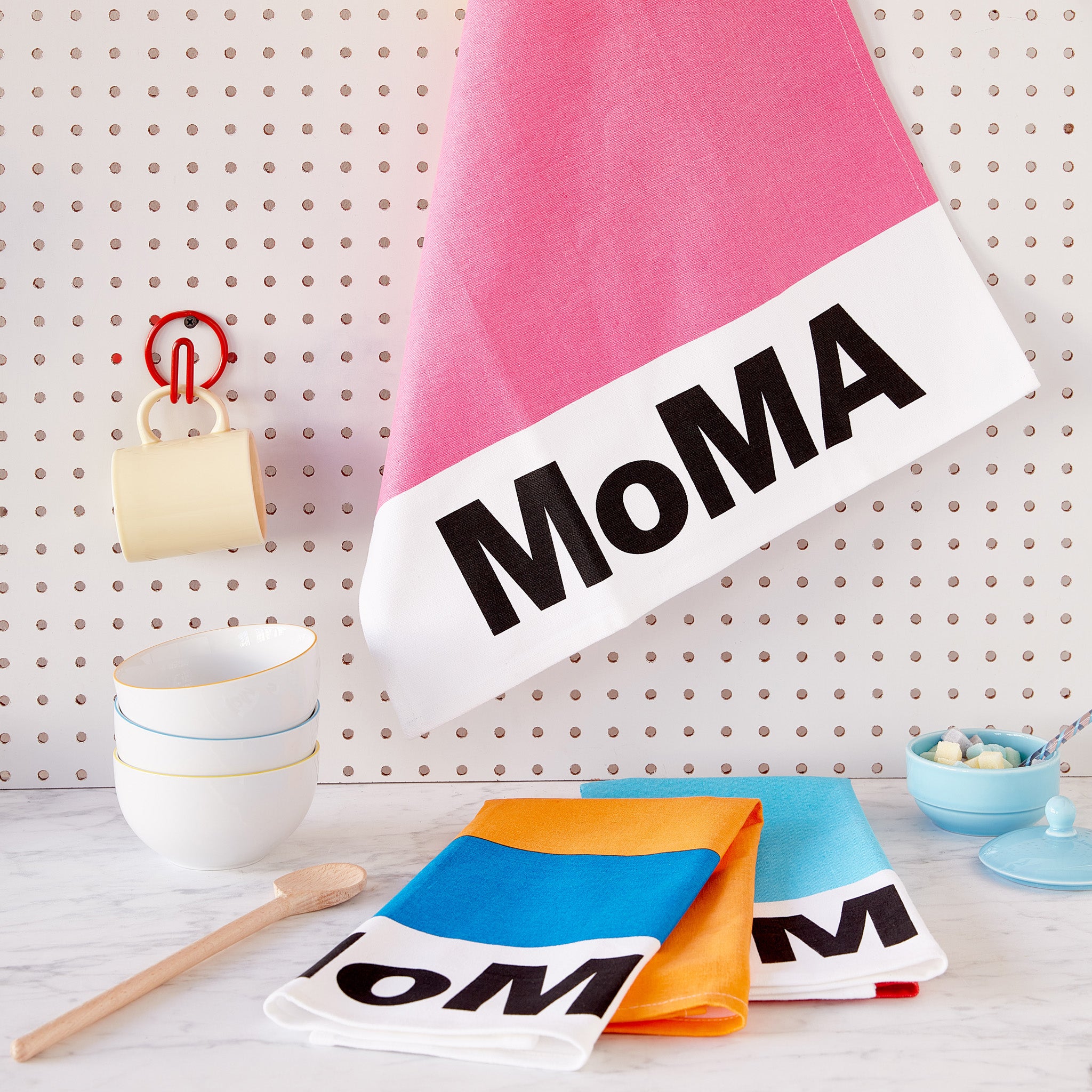 MoMA Logo Cotton Tea Towel - Yellow/ Pink – MoMA Design Store