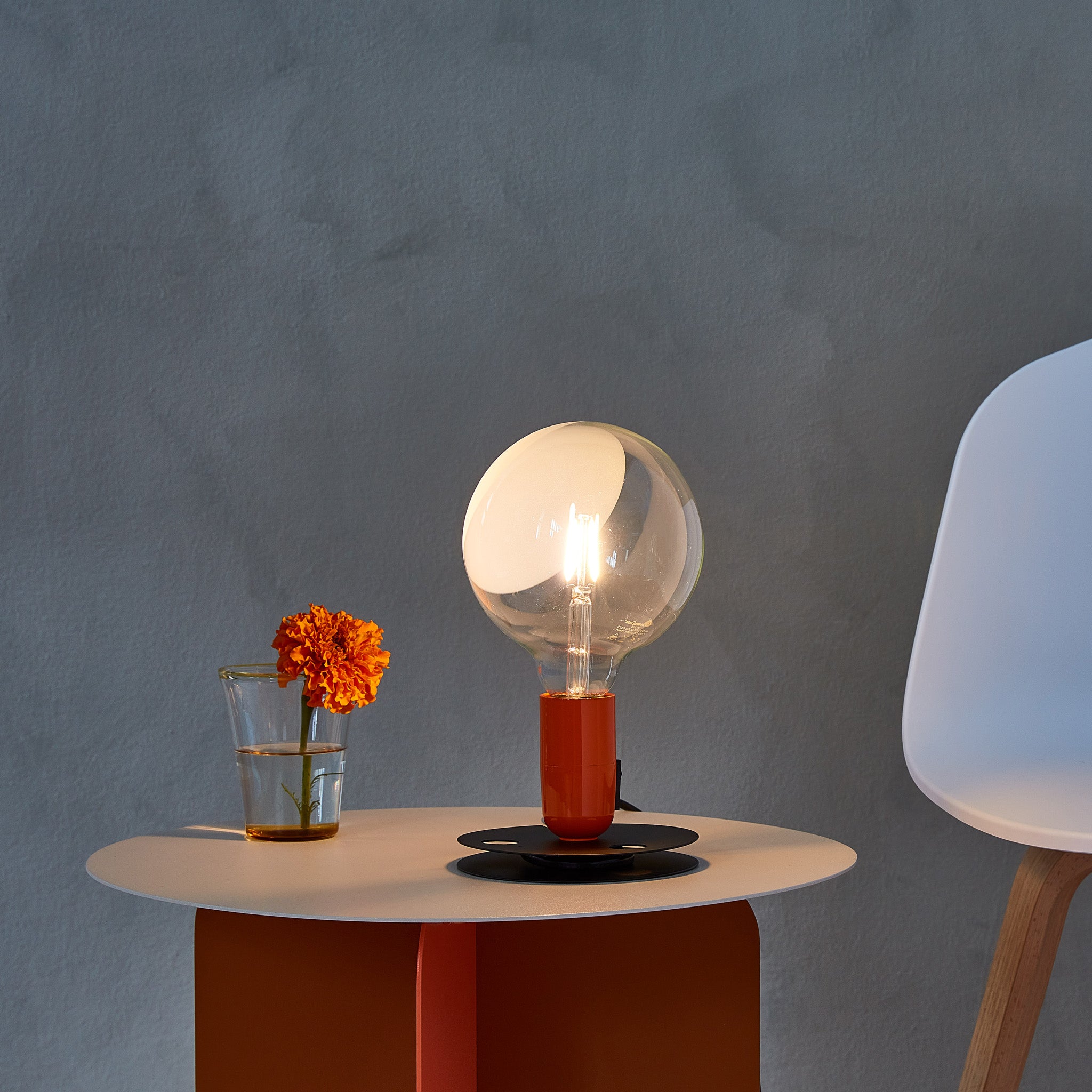 Lampadina LED Table Lamp - White – MoMA Design Store