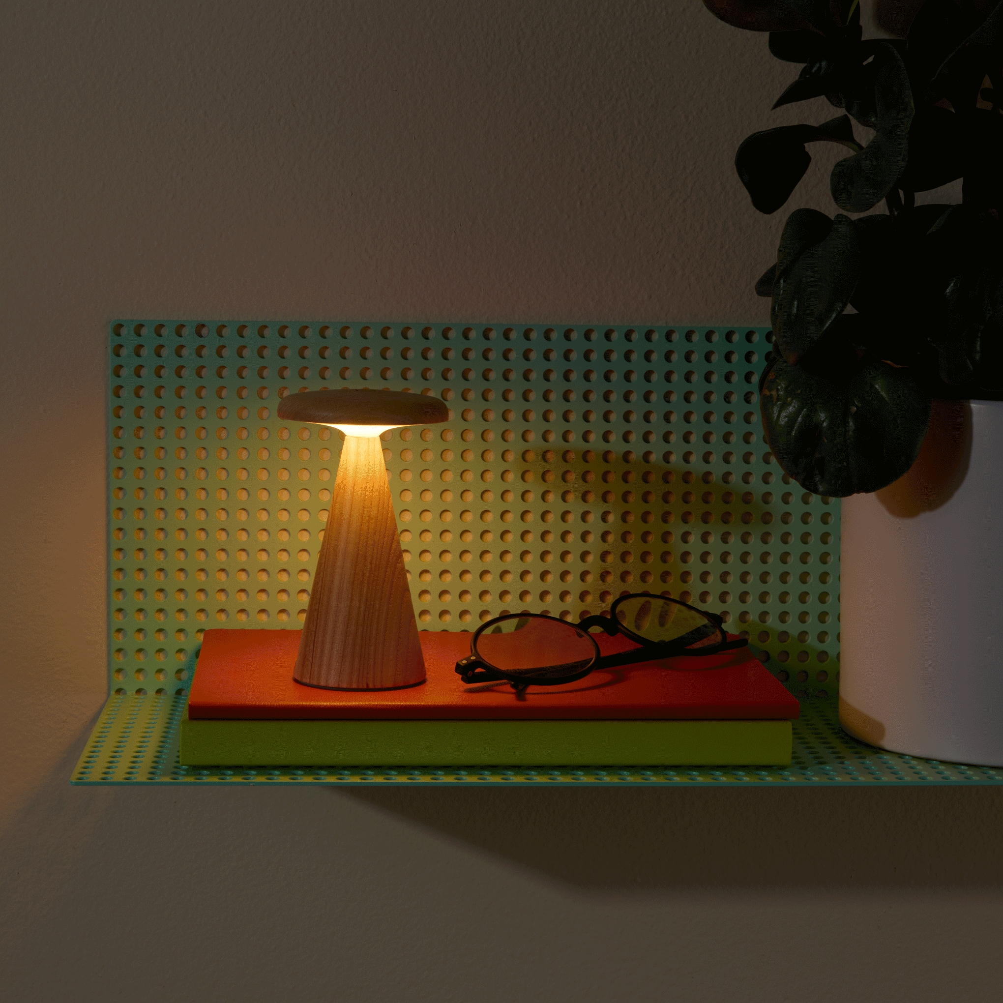 Moma Shell Lamp Sylva Portable Lamp - Mini – MoMA Design Store