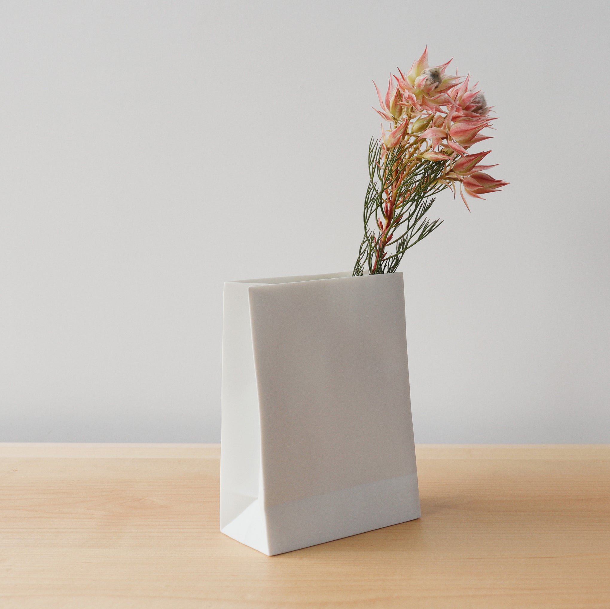 レア‼【未使用】 ローゼンタール(PAPER BAG VASE) フラワーベース Paper Bag Porcelain Vase – MoMA Design Store