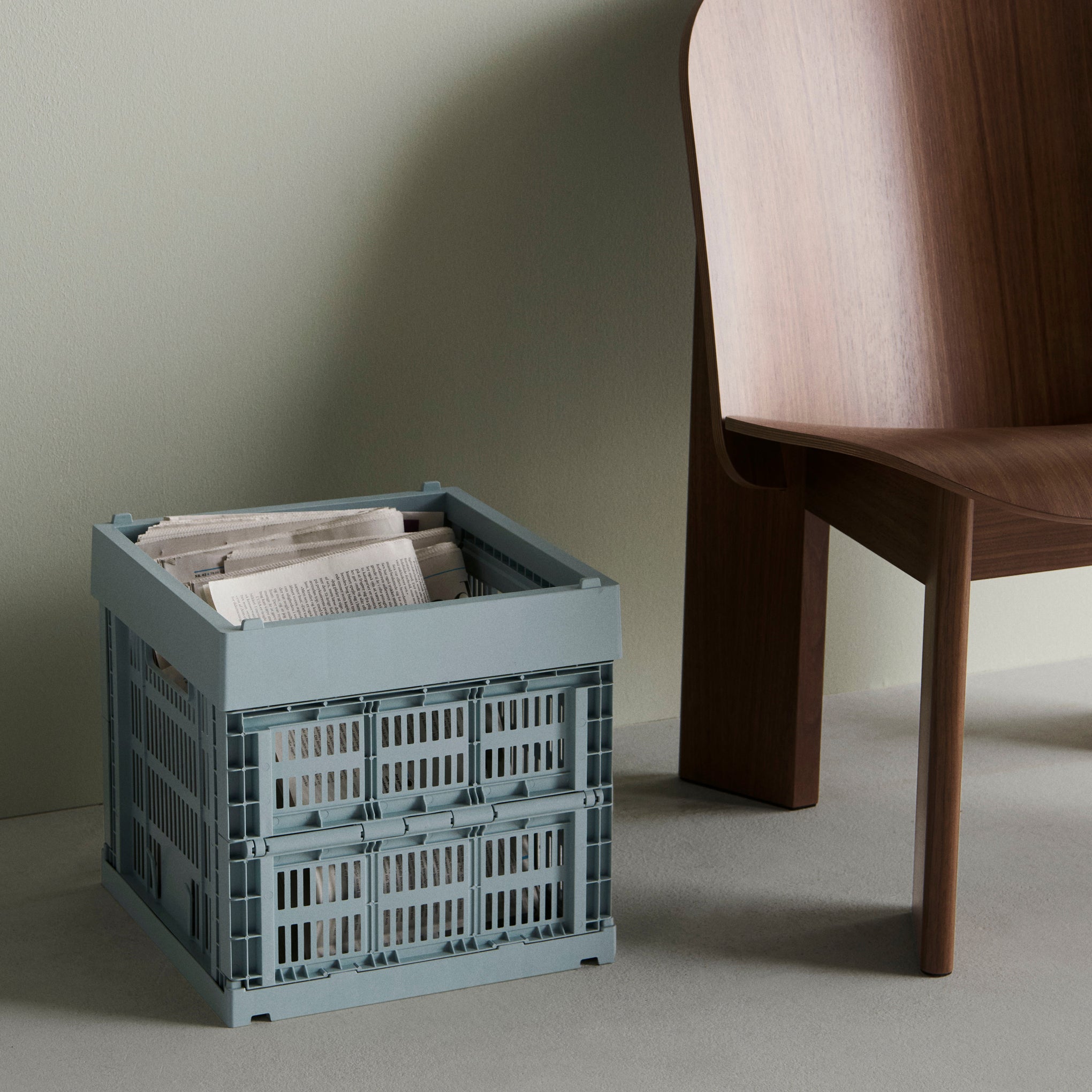 HAY Recycled Plastic Collapsible Color Crate - Dusty Blue – MoMA