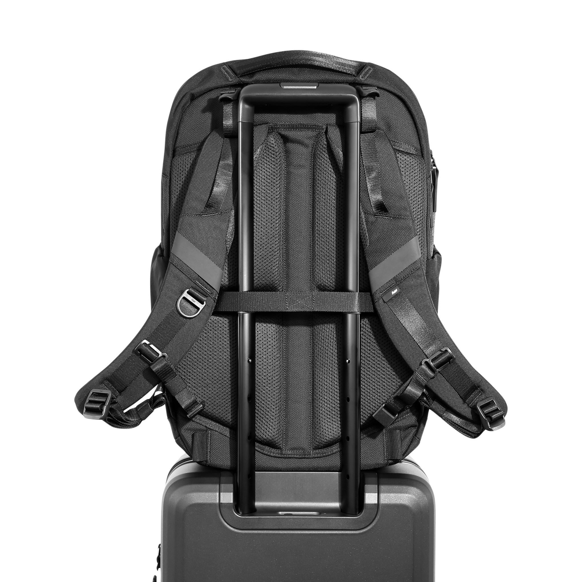 Aer Travel Pack 4 Backpack (35L) – MoMA Design Store Aer Travel Pack 4 Backpack (35L) – MoMA Design Store