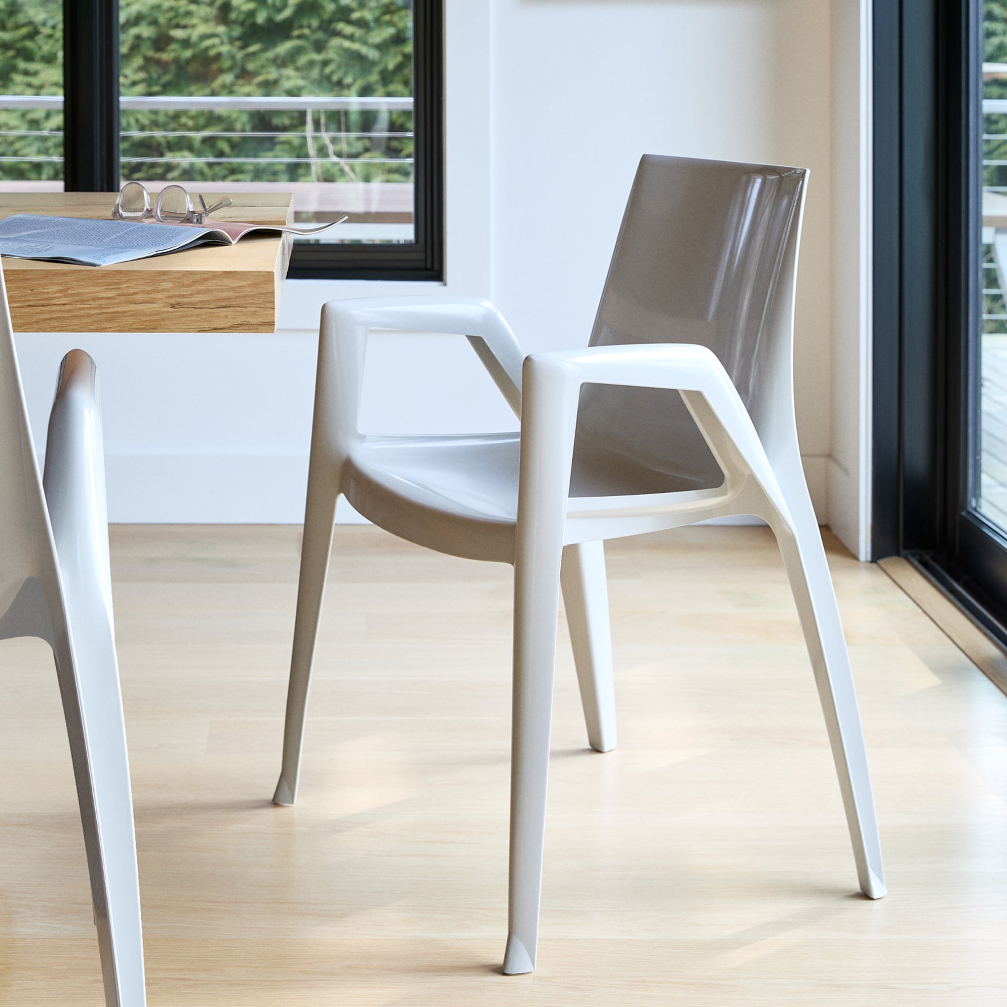 ArcoBellini Stacking Chair from Heller - White Pearl – MoMA Design