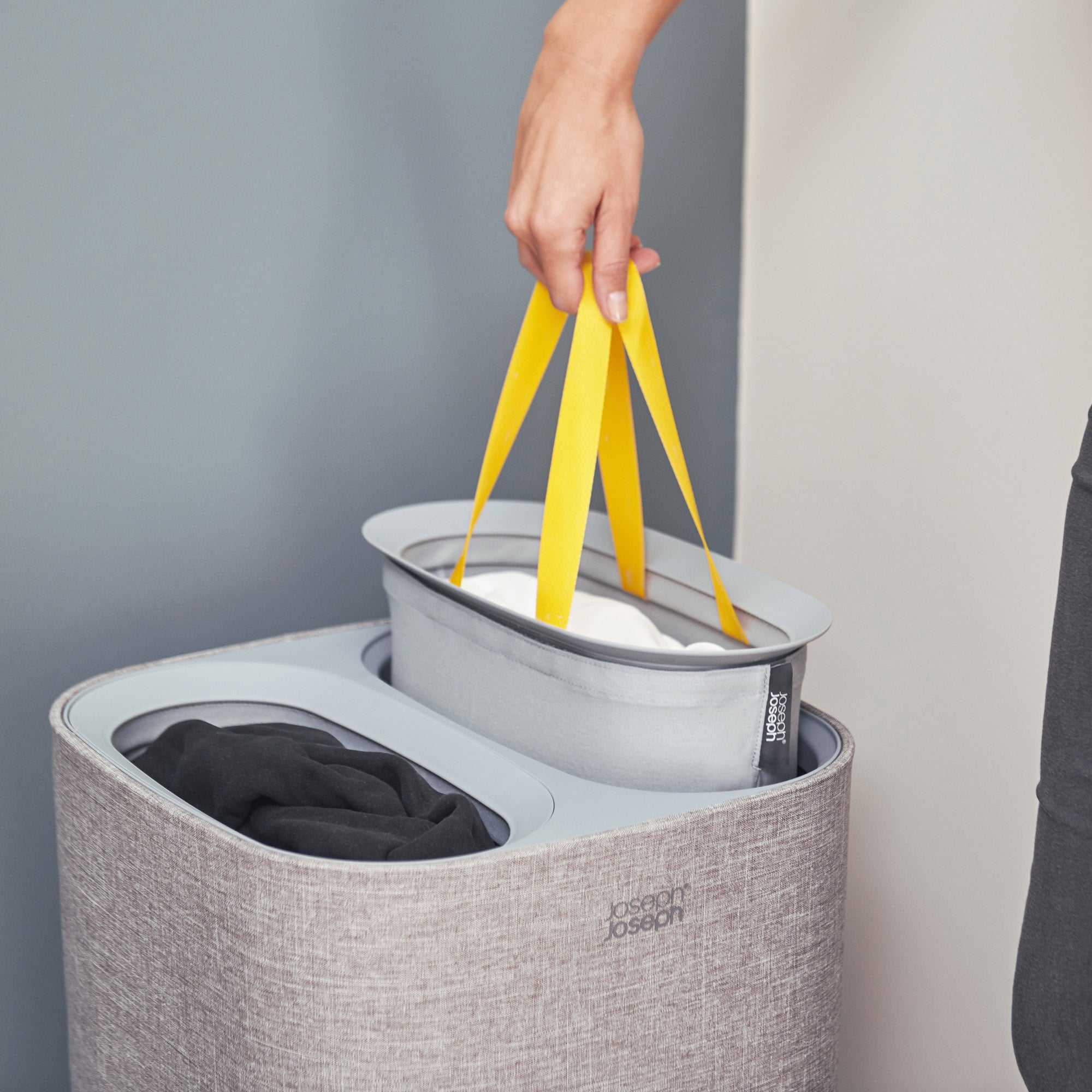 Tota Easy-Empty Laundry Basket – MoMA Design Store