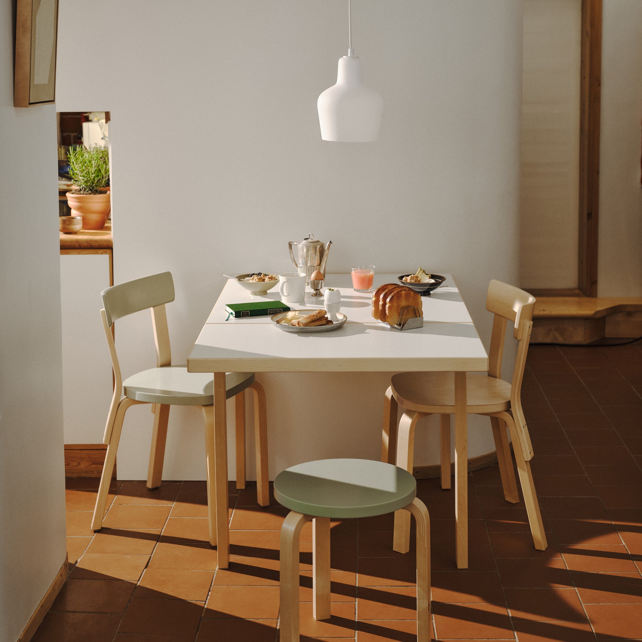 Artek Alvar Aalto Drop-Leaf Table - Black Linoleum – MoMA Design Store