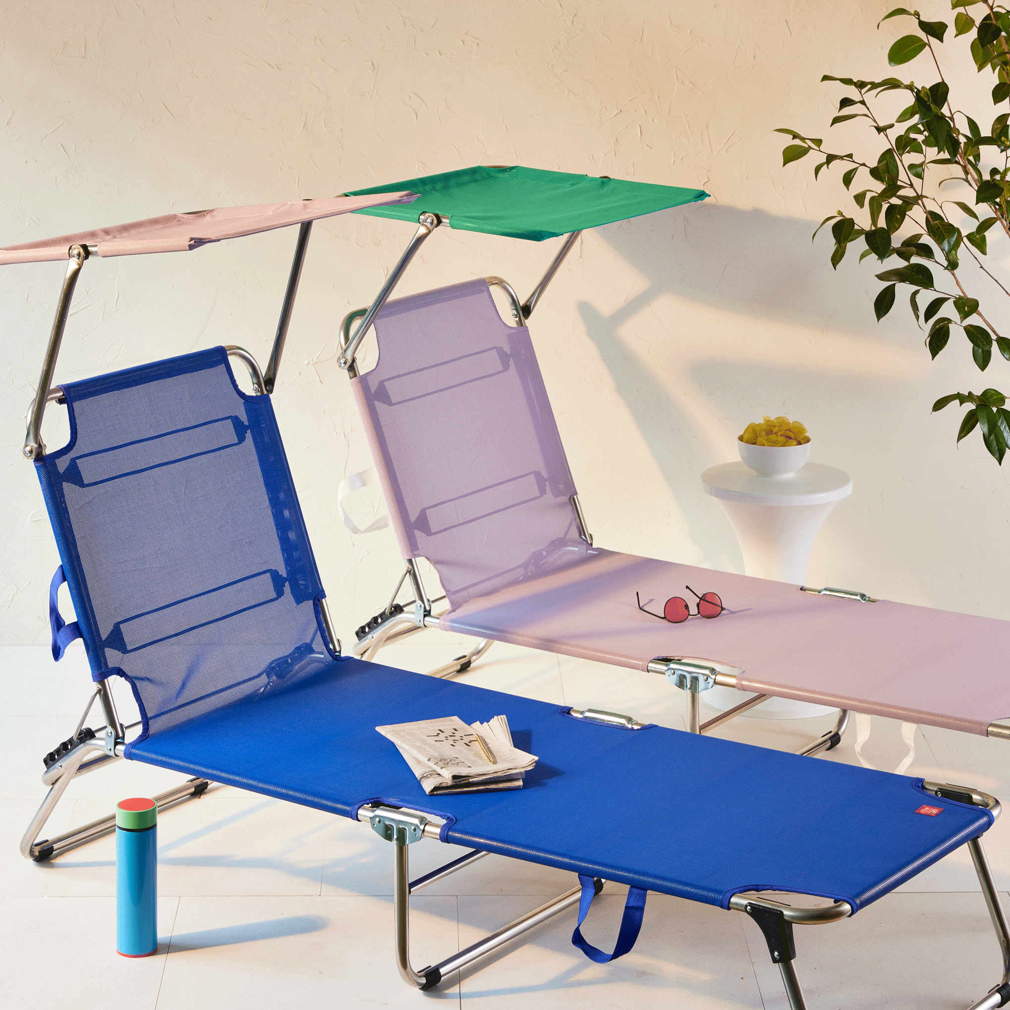 Amigo Outdoor Lounge Chair with Sun Shield - Navy/ Lilac – MoMA