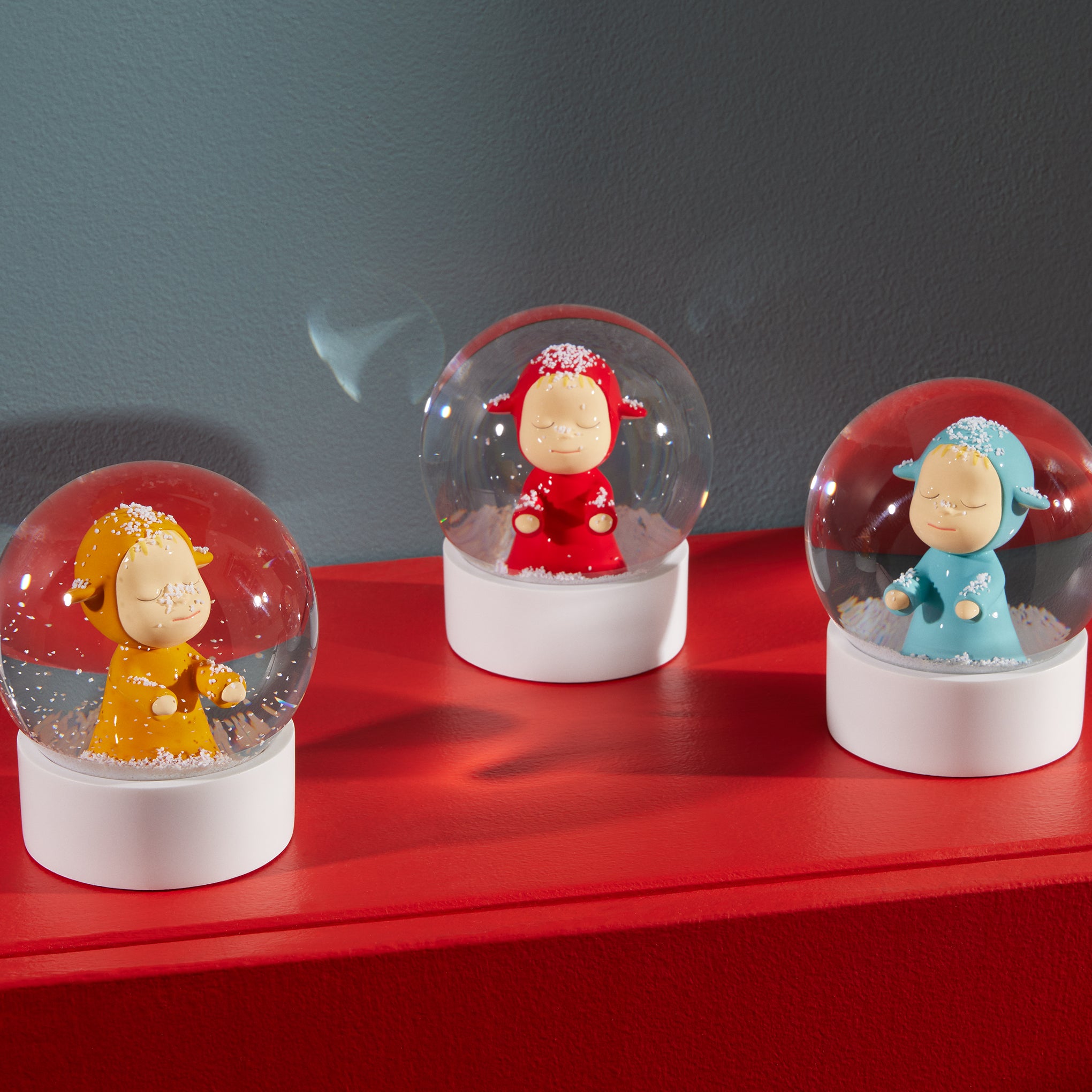 Yoshitomo Nara Little Wanderer Snow Globe - Yellow – MoMA Design Store