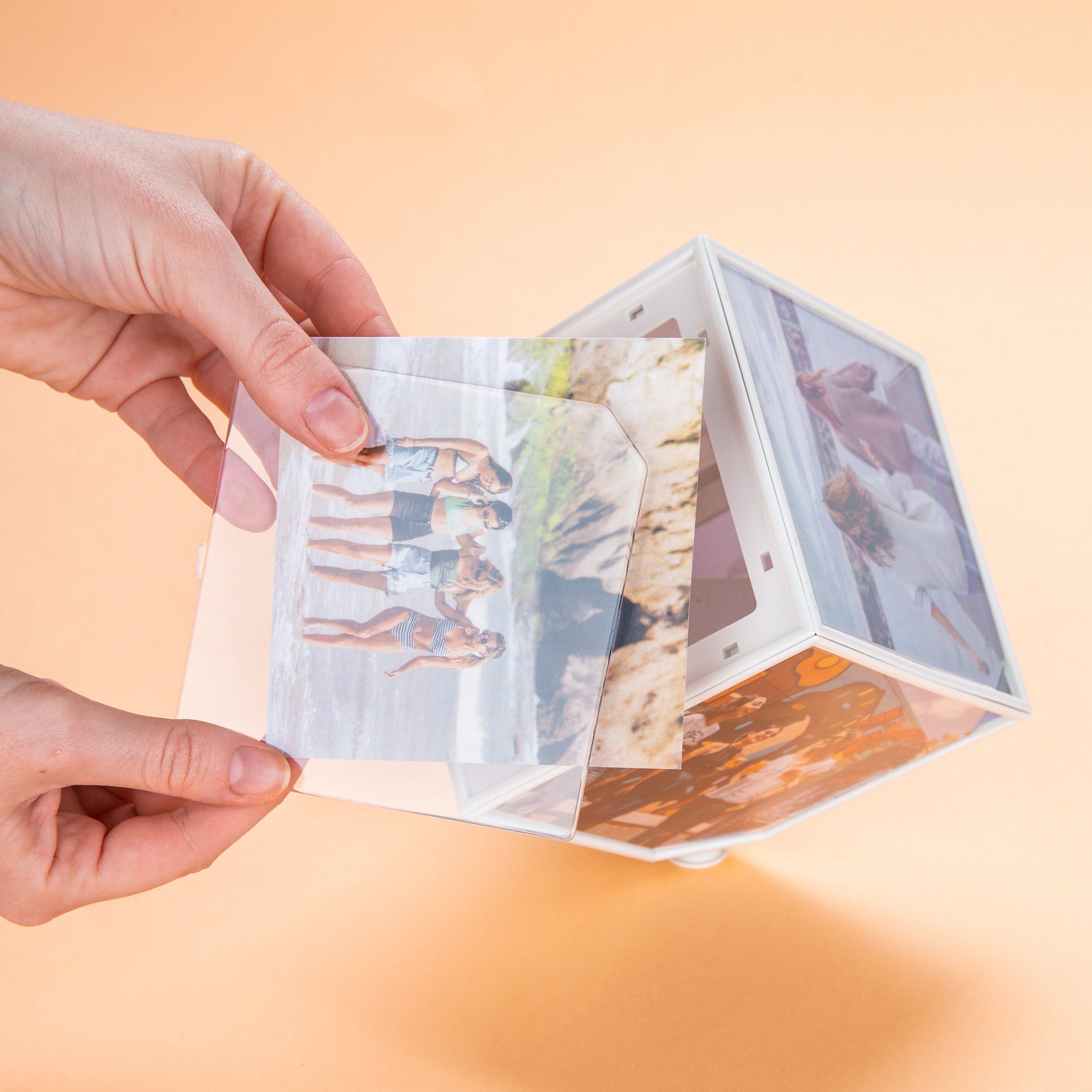 Rotating Cube Photo Frame – MoMA Design Store