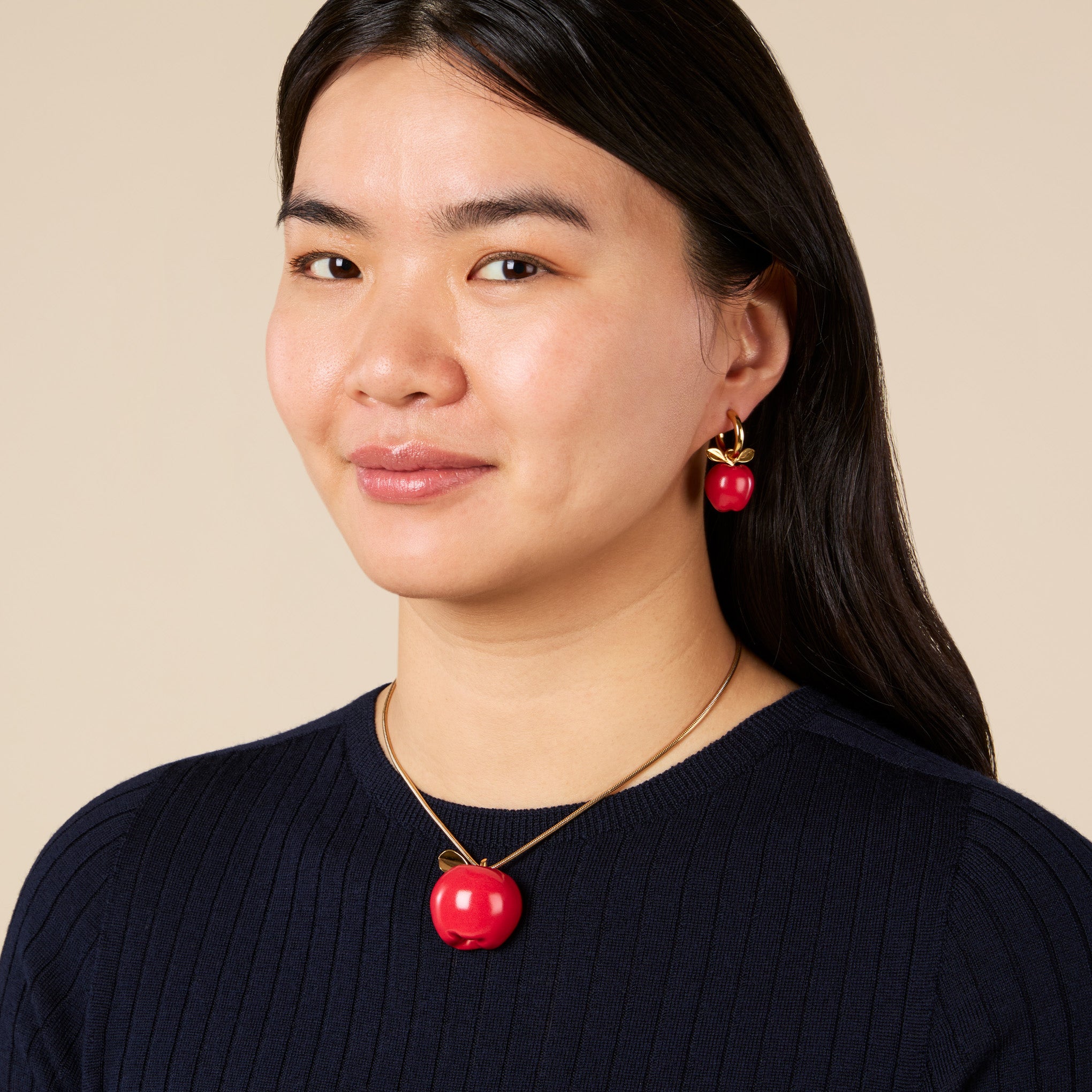 Andrés Gallardo Large Red Apple Gold-Plated Necklace – MoMA Design
