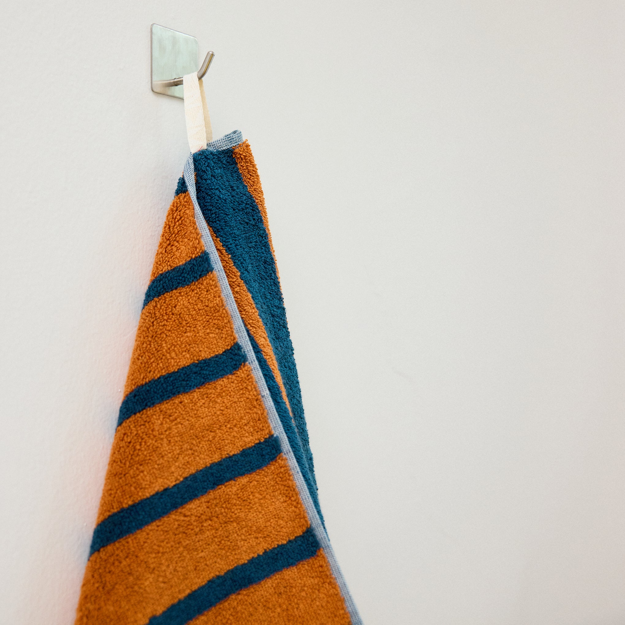 Dusen Dusen Bird Striped Cotton Towel - Warbler – MoMA Design Store