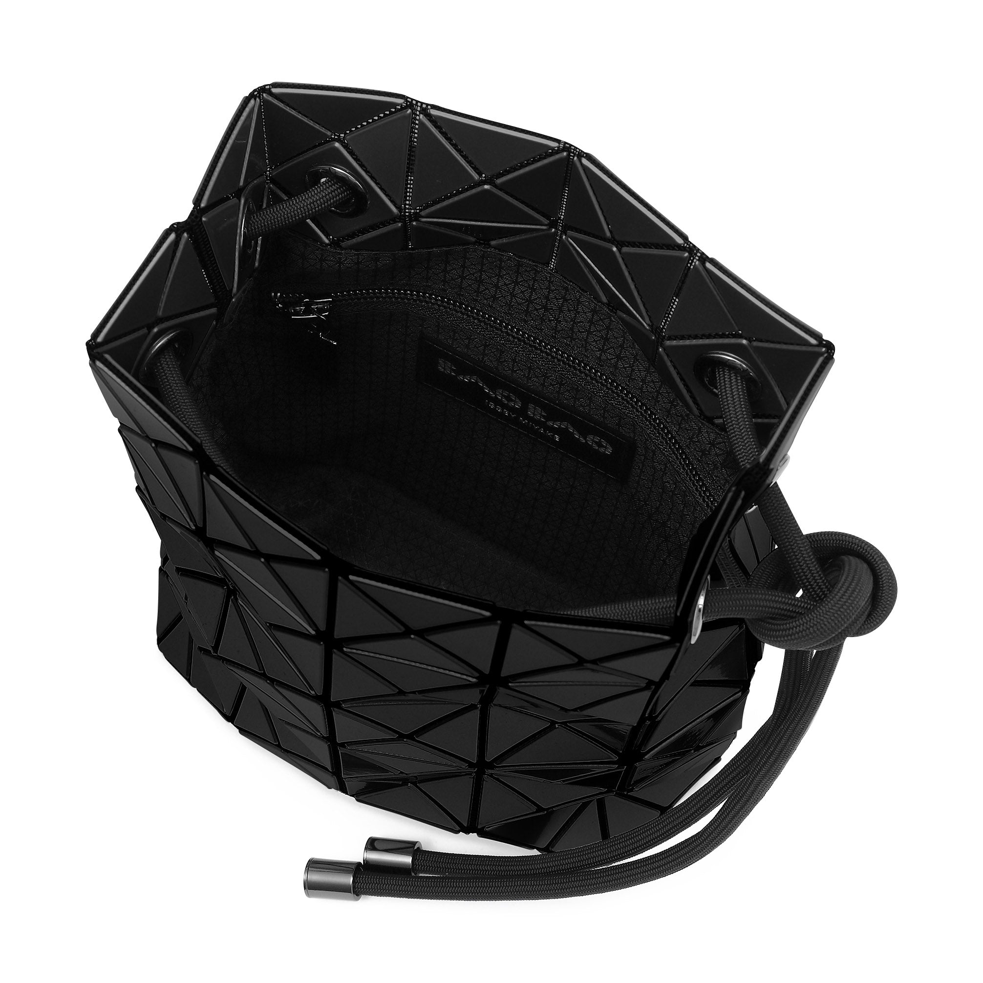 BAO BAO ISSEY MIYAKE WRING/black 黒 BAO BAO ISSEY MIYAKE Wring Bag - Black – MoMA Design Store
