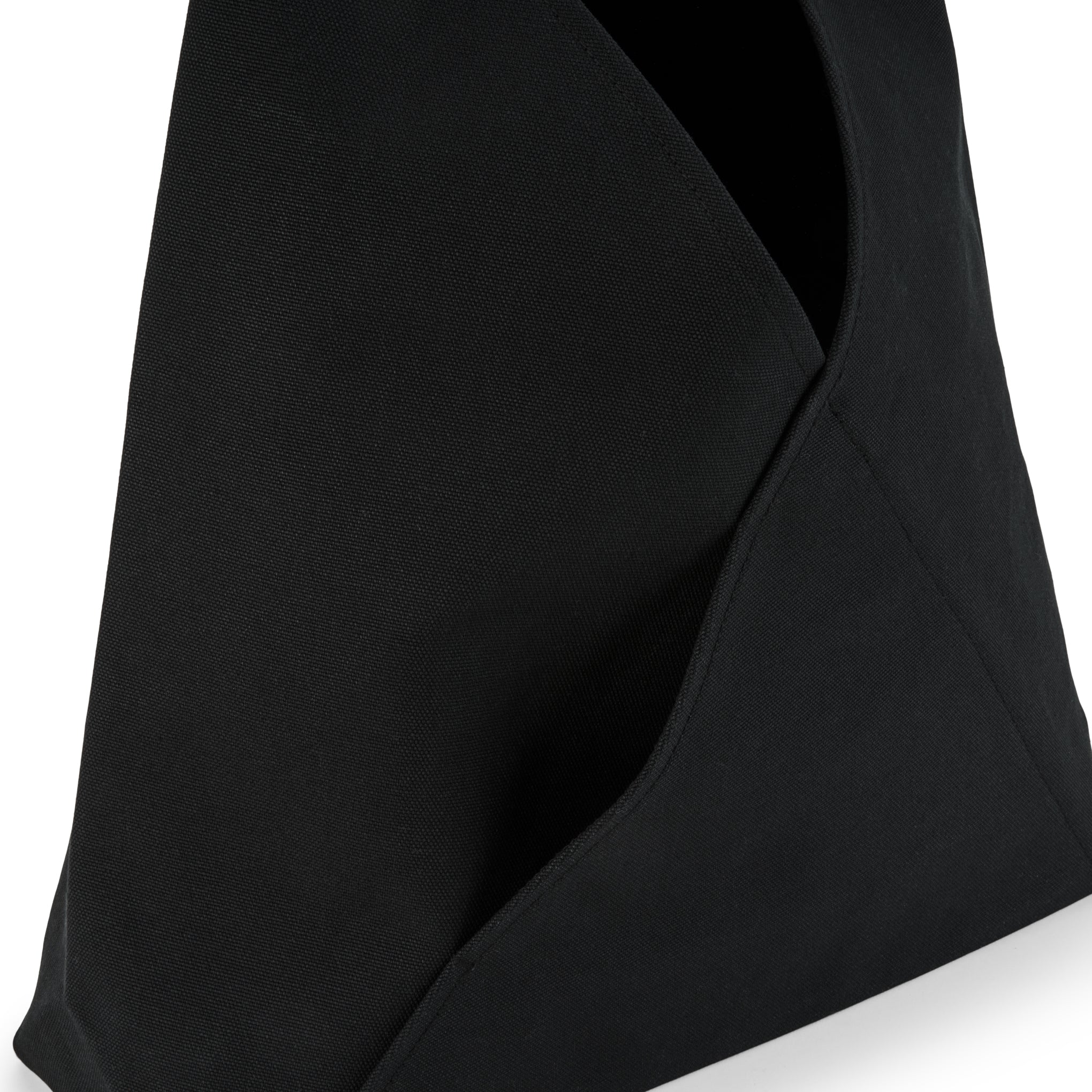 Kamaro'an Woven Triangle Tote Bag – MoMA Design Store