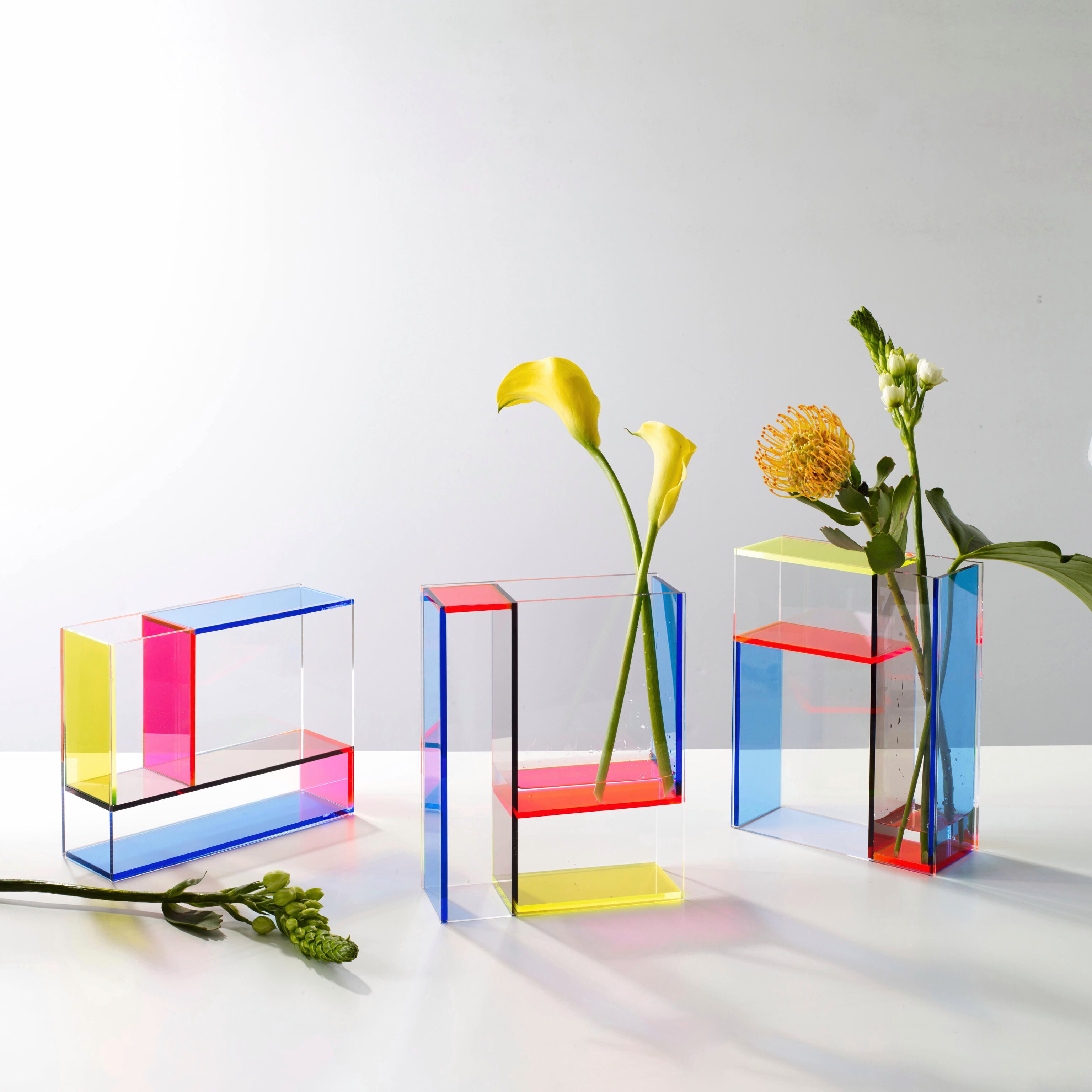 Mondri Vase - Neon – MoMA Design Store