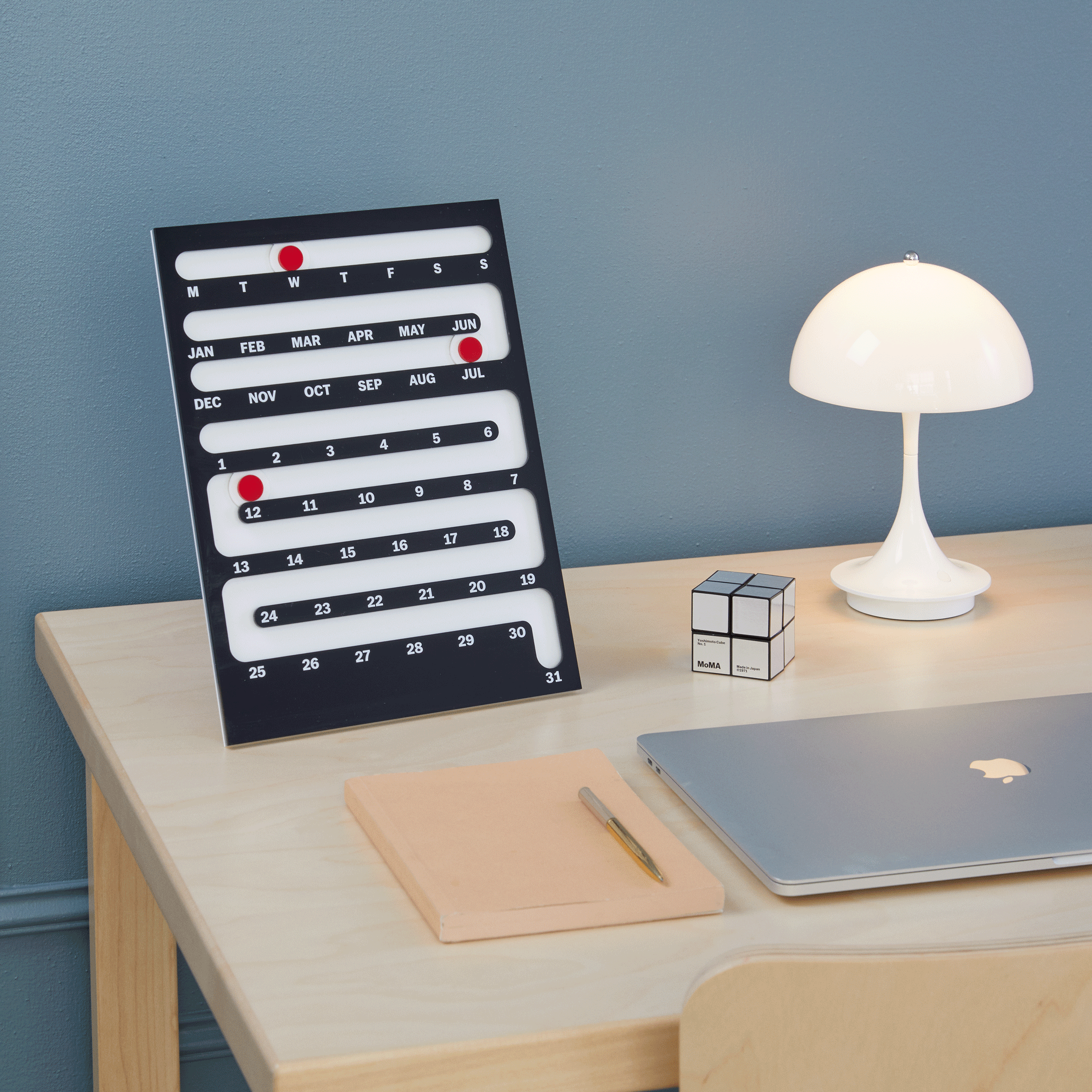 新品MoMA パーペチュアルカレンダー 黒/オレンジ MoMA Sliding Perpetual Calendar – MoMA Design Store