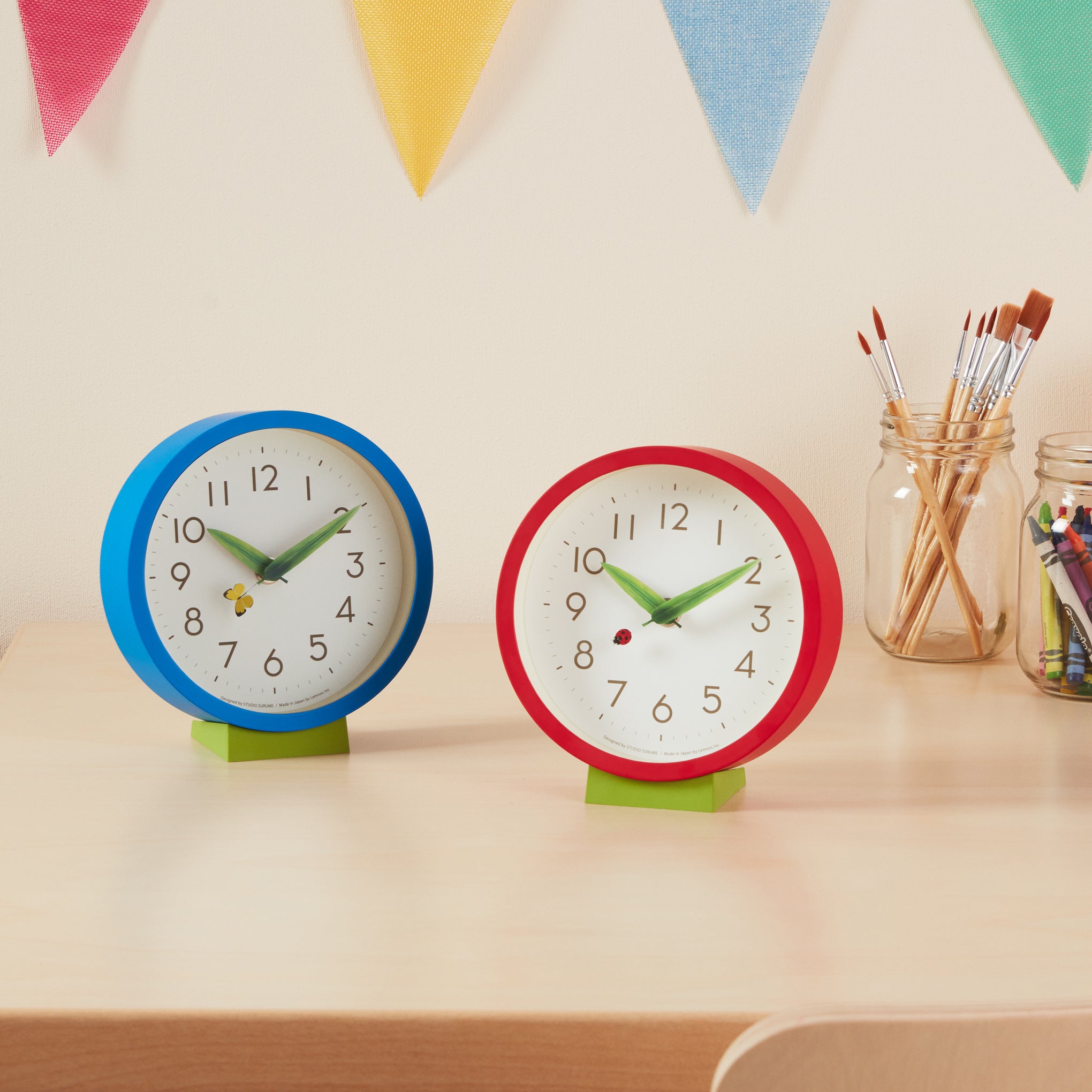 Perch Desk Clock - Blue – MoMA Design Store