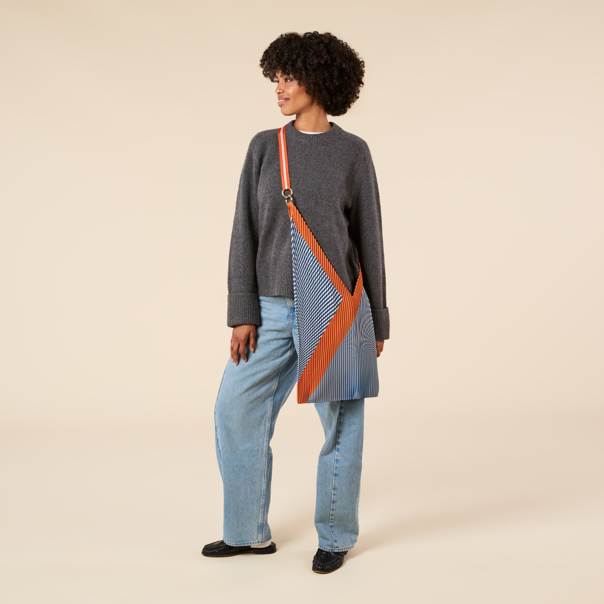 Pleated Recycled Polyester Y Bag - Anna Rust – MoMA Design Store