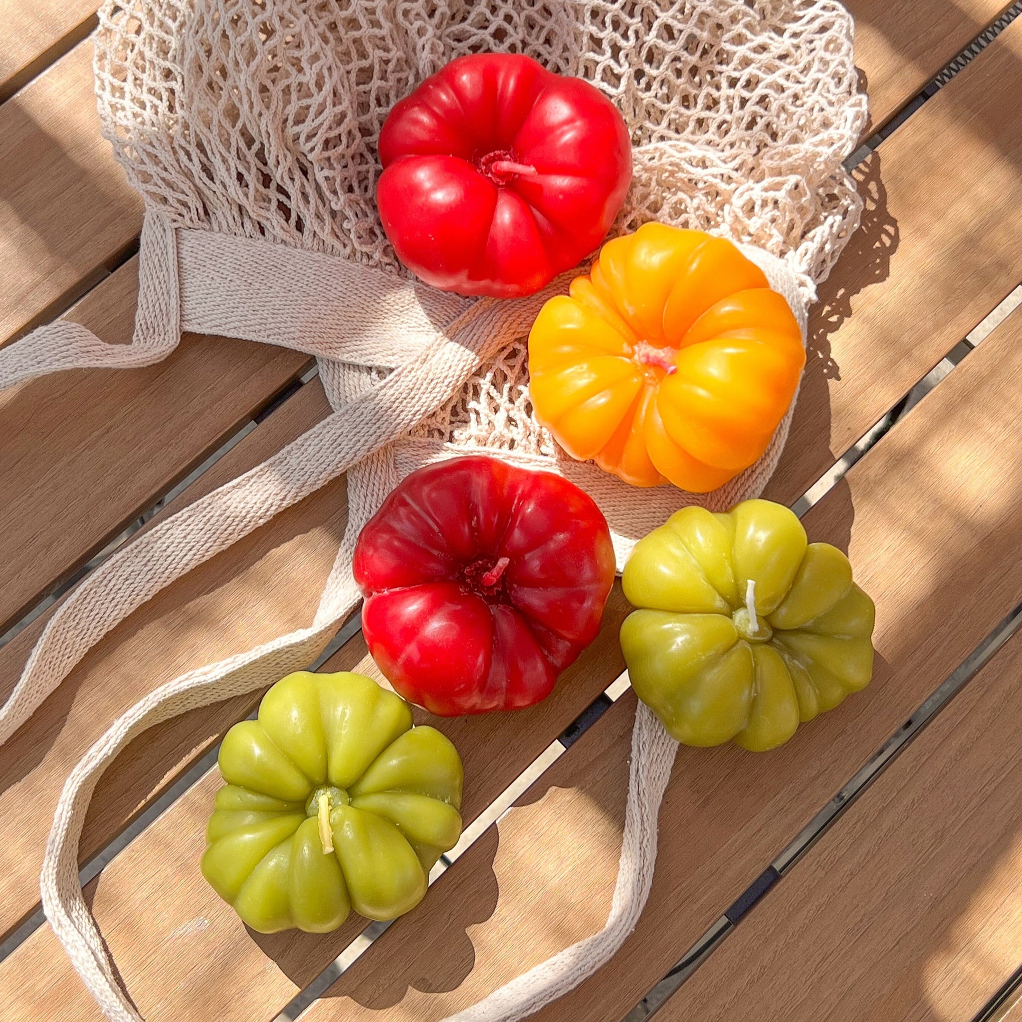 Heirloom Tomato Beeswax Candle - Sunkissed Green – MoMA Design Store