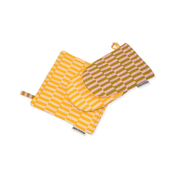 Oven Mitt Set in Pink/ Yellow